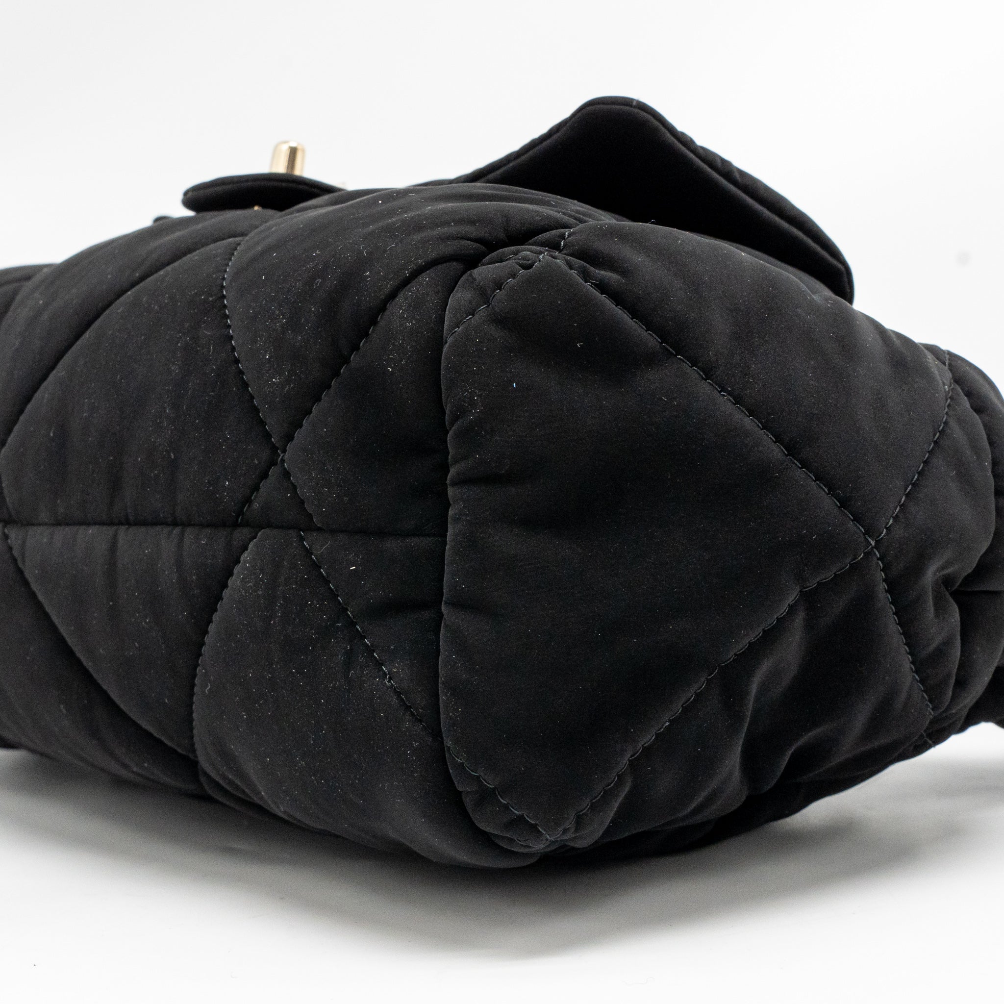 chanel-25n-ski-series-coconeige-shoulder-bag-nylon-black-lghw-microchip
