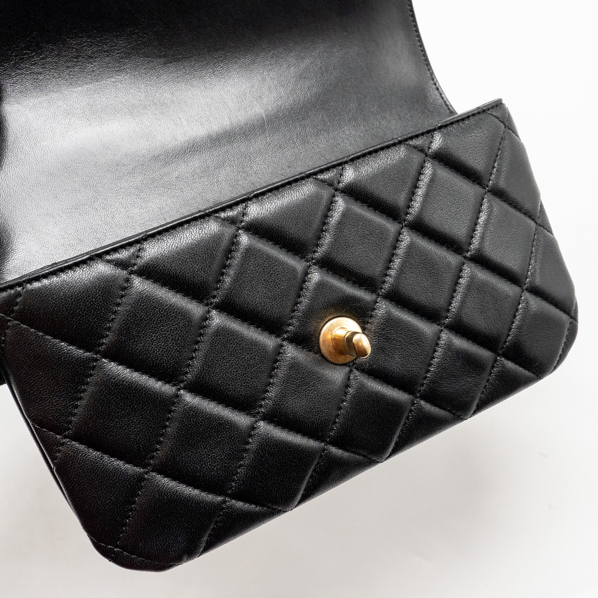 chanel-24s-cc-logo-top-handle-flap-bag-with-chain-lambskin-black-ghw-microchip-copy