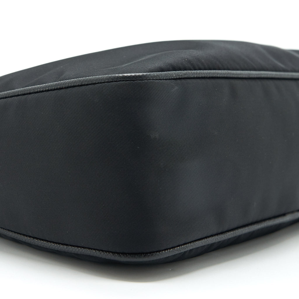 prada-re-edition-2005-bag-nylon-black-shw