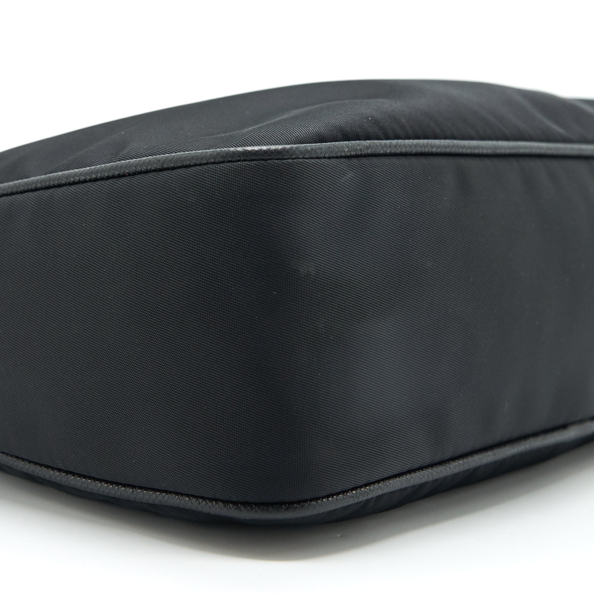 prada-re-edition-2005-bag-nylon-black-shw