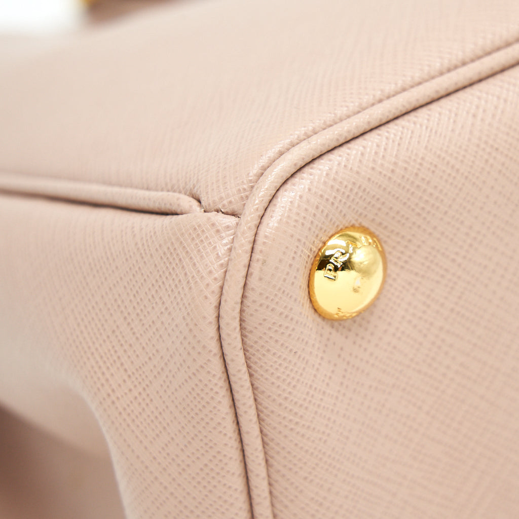 prada-saffiano-beige-shoulder-bag