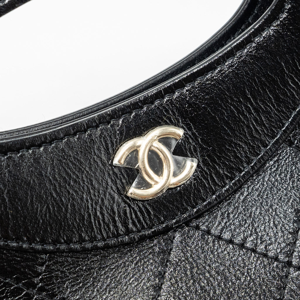 chanel-24c-mini-31-clutch-with-chain-shiny-calfskin-black-lghw-microchip-1