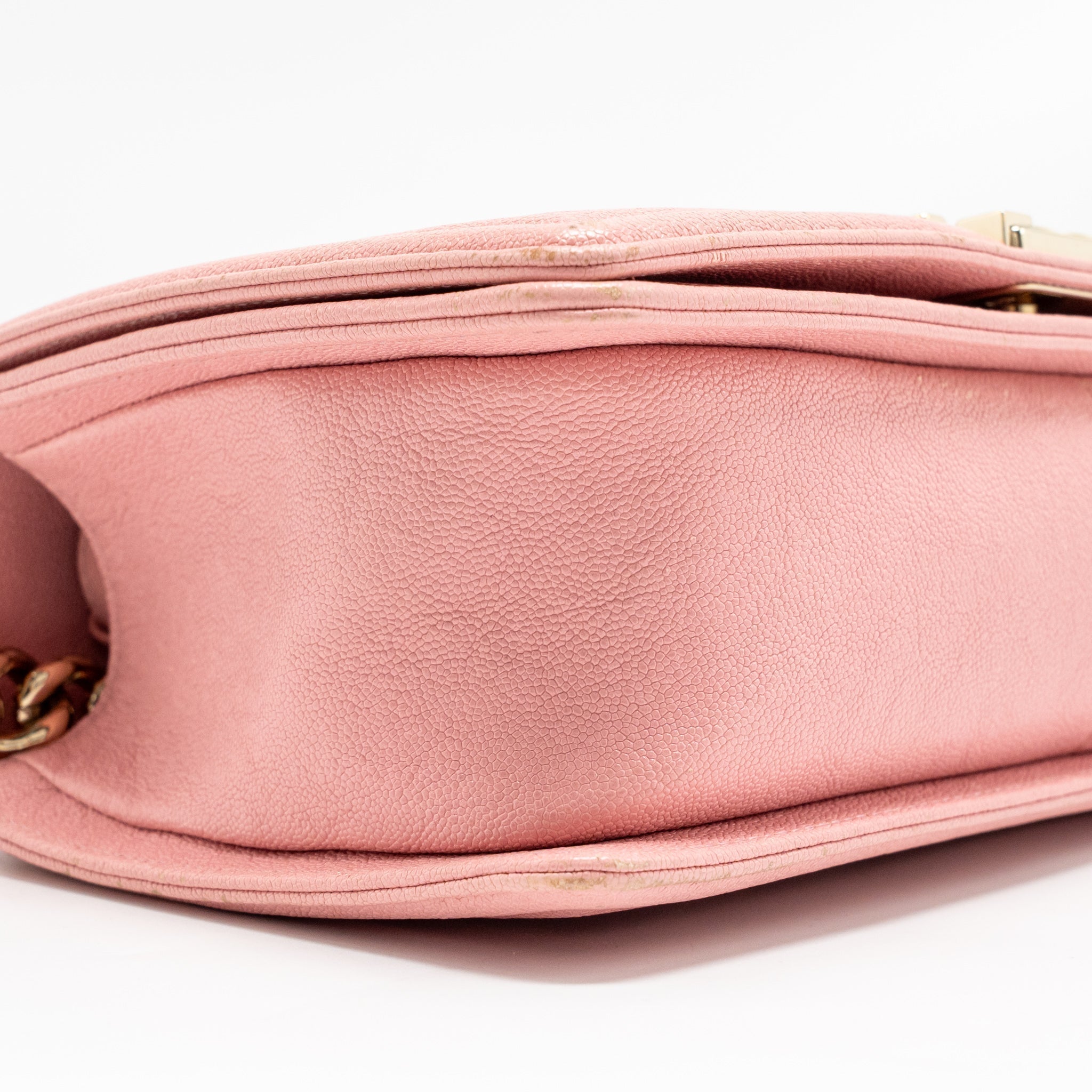 chanel-medium-boy-bag-grained-calfskin-pink-lghw-copy