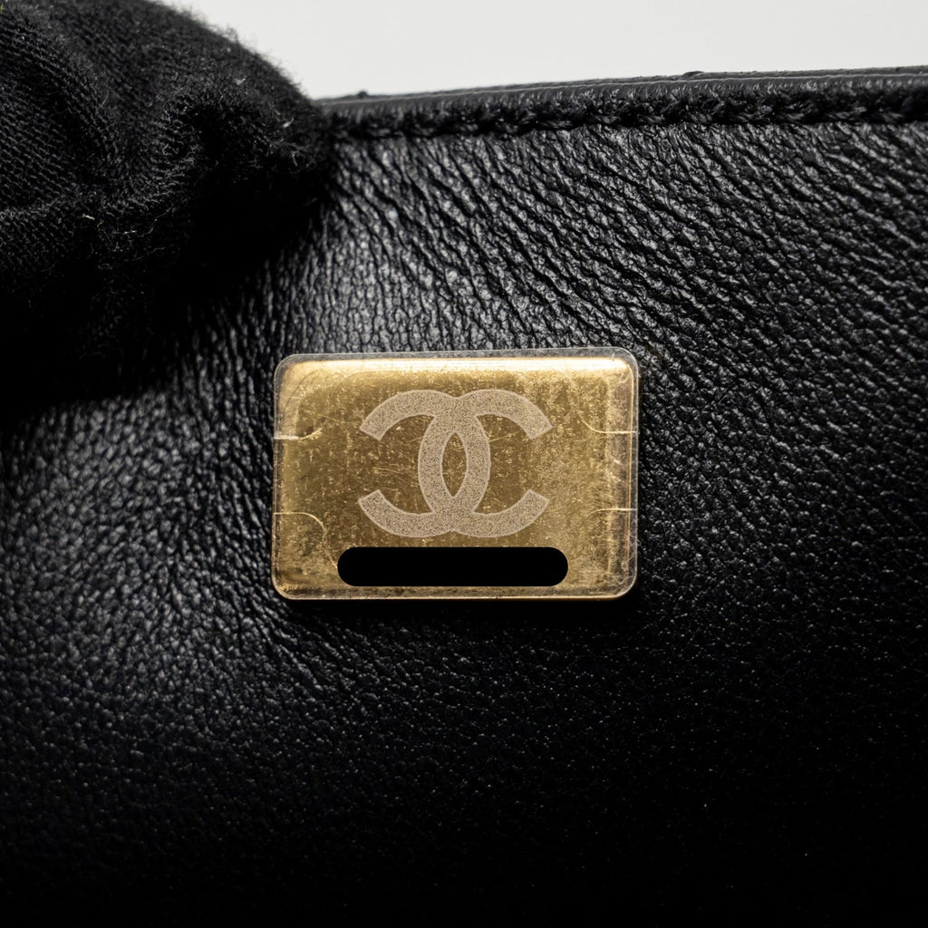 chanel-24s-cc-logo-top-handle-flap-bag-with-chain-lambskin-black-ghw-microchip-copy