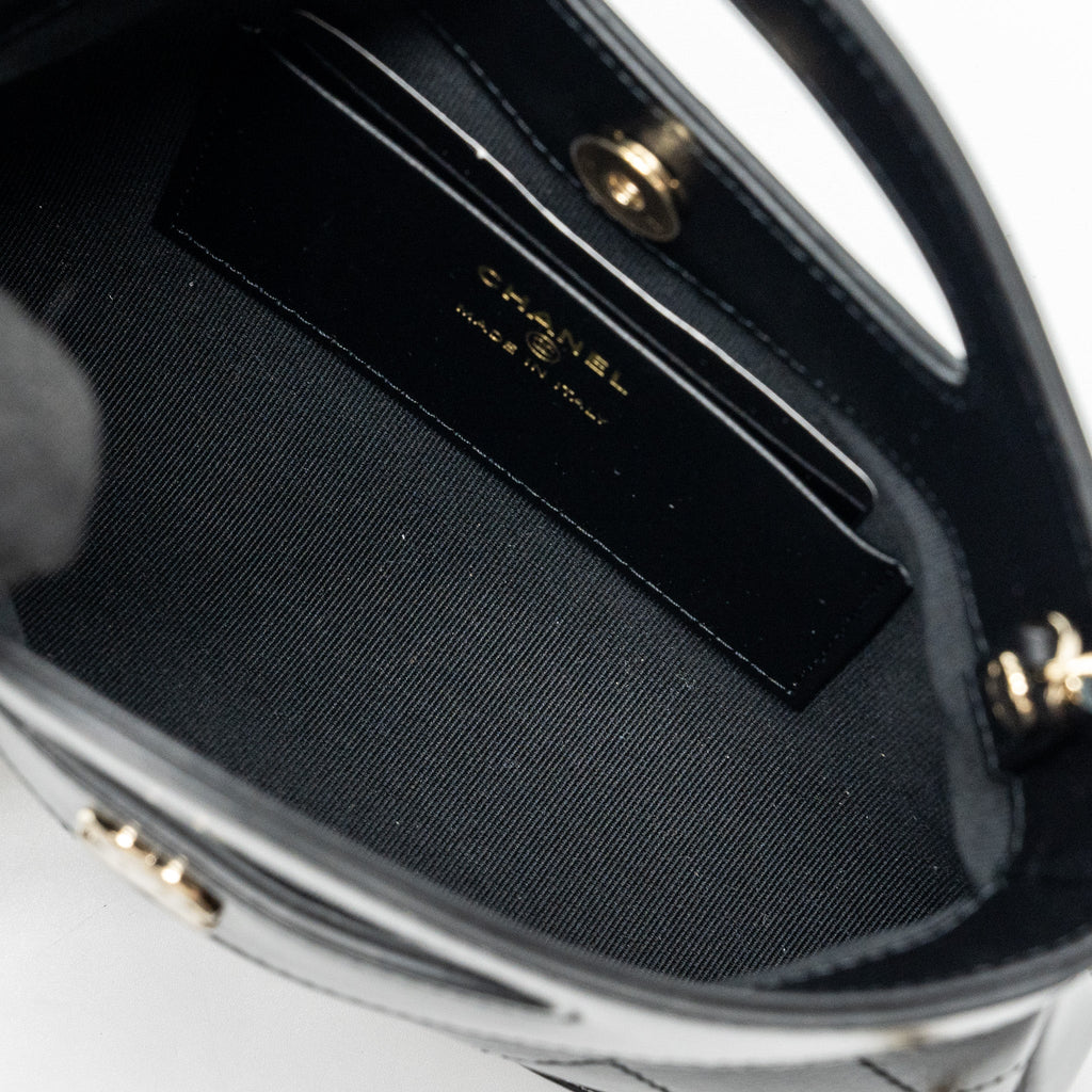 chanel-24c-mini-31-clutch-with-chain-shiny-calfskin-black-lghw-microchip-1