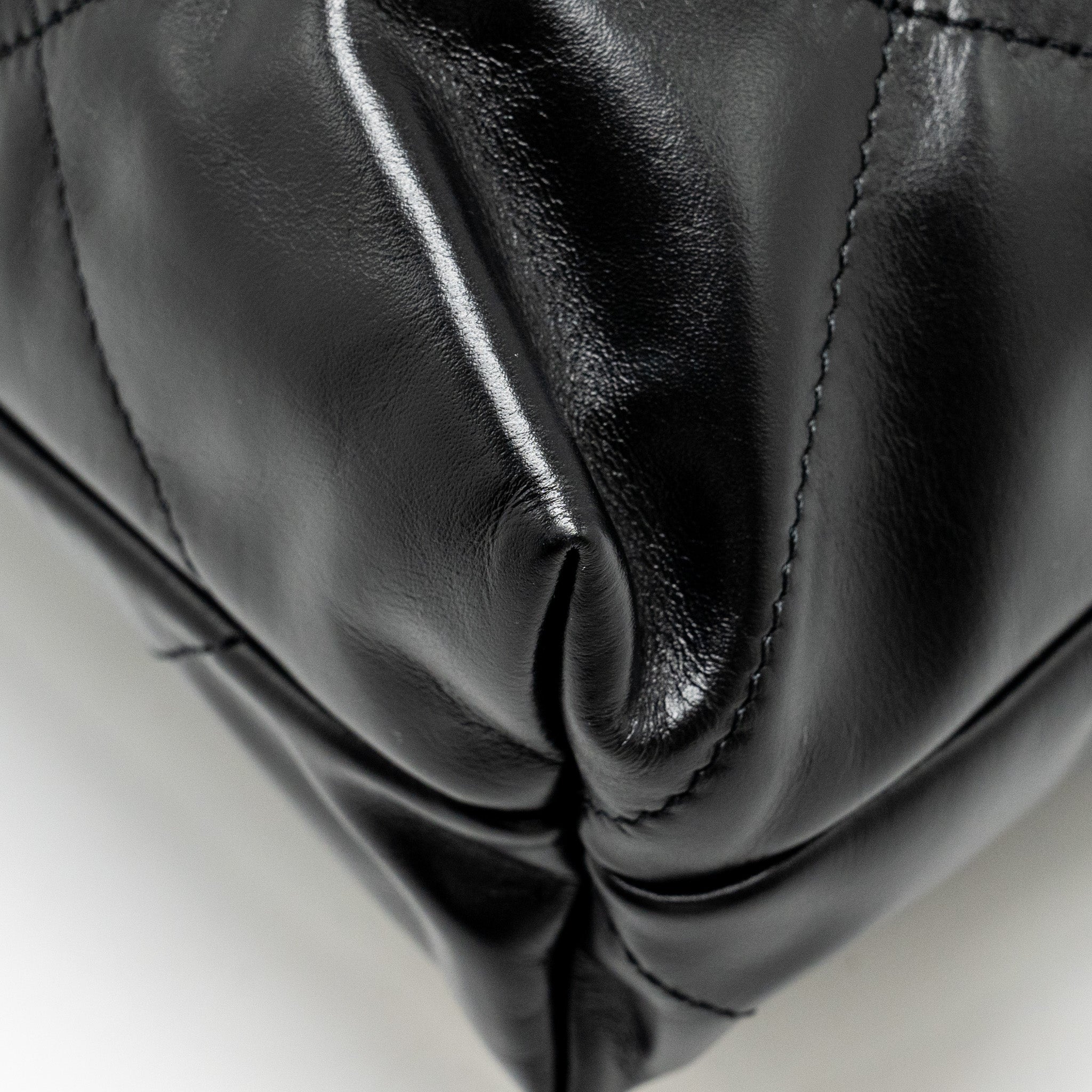 chanel-medium-22-bag-shiny-calfskin-black-ghw-microchip-copy-1
