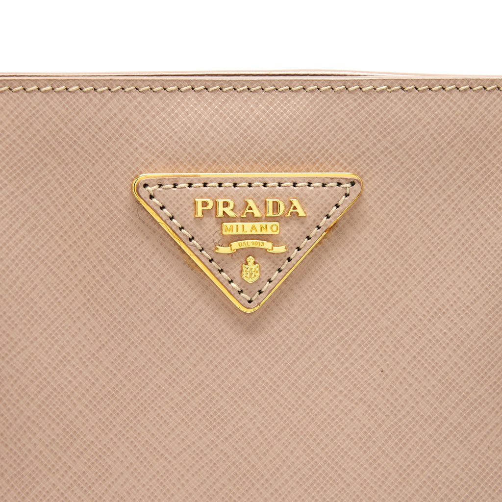 prada-saffiano-beige-shoulder-bag