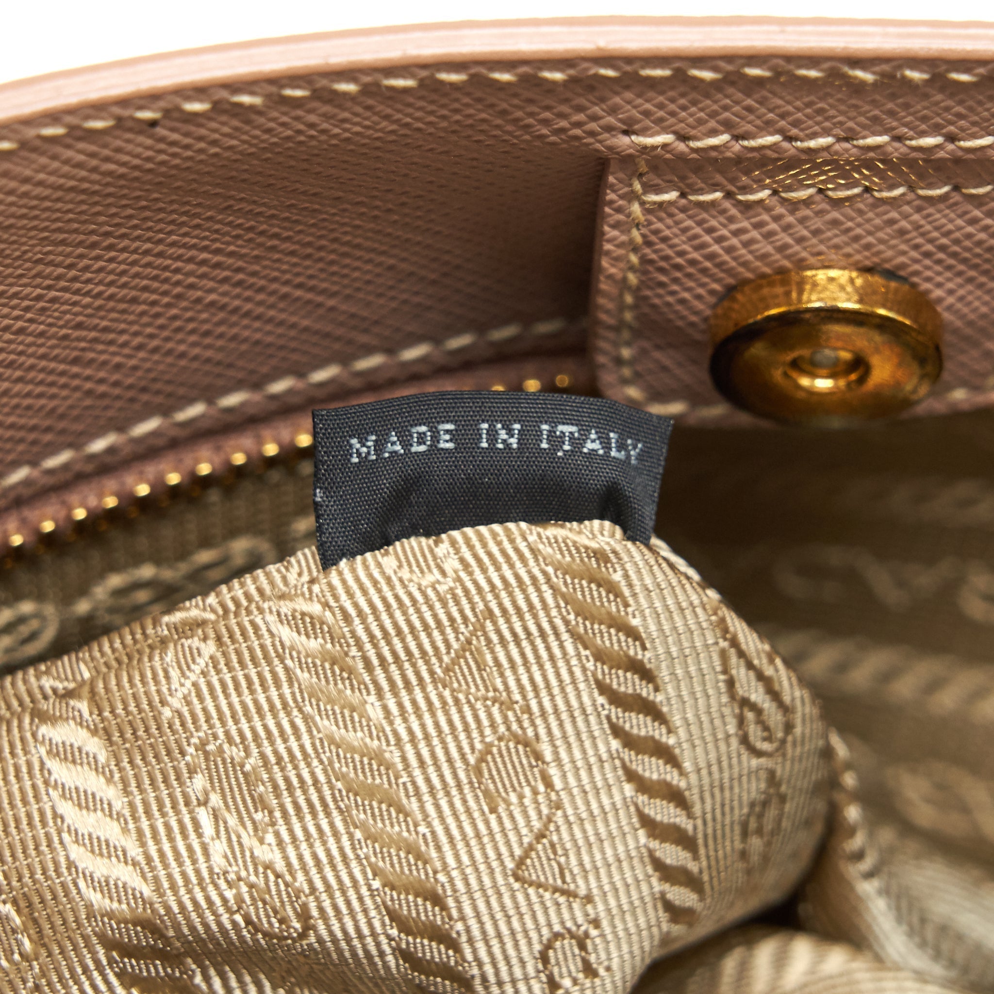 prada-saffiano-beige-shoulder-bag