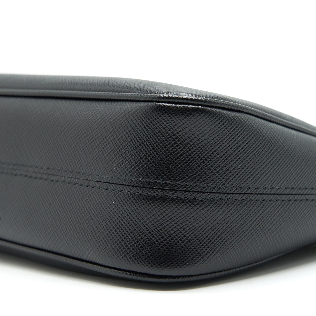 prada-re-edition-saffiano-leather-in-black