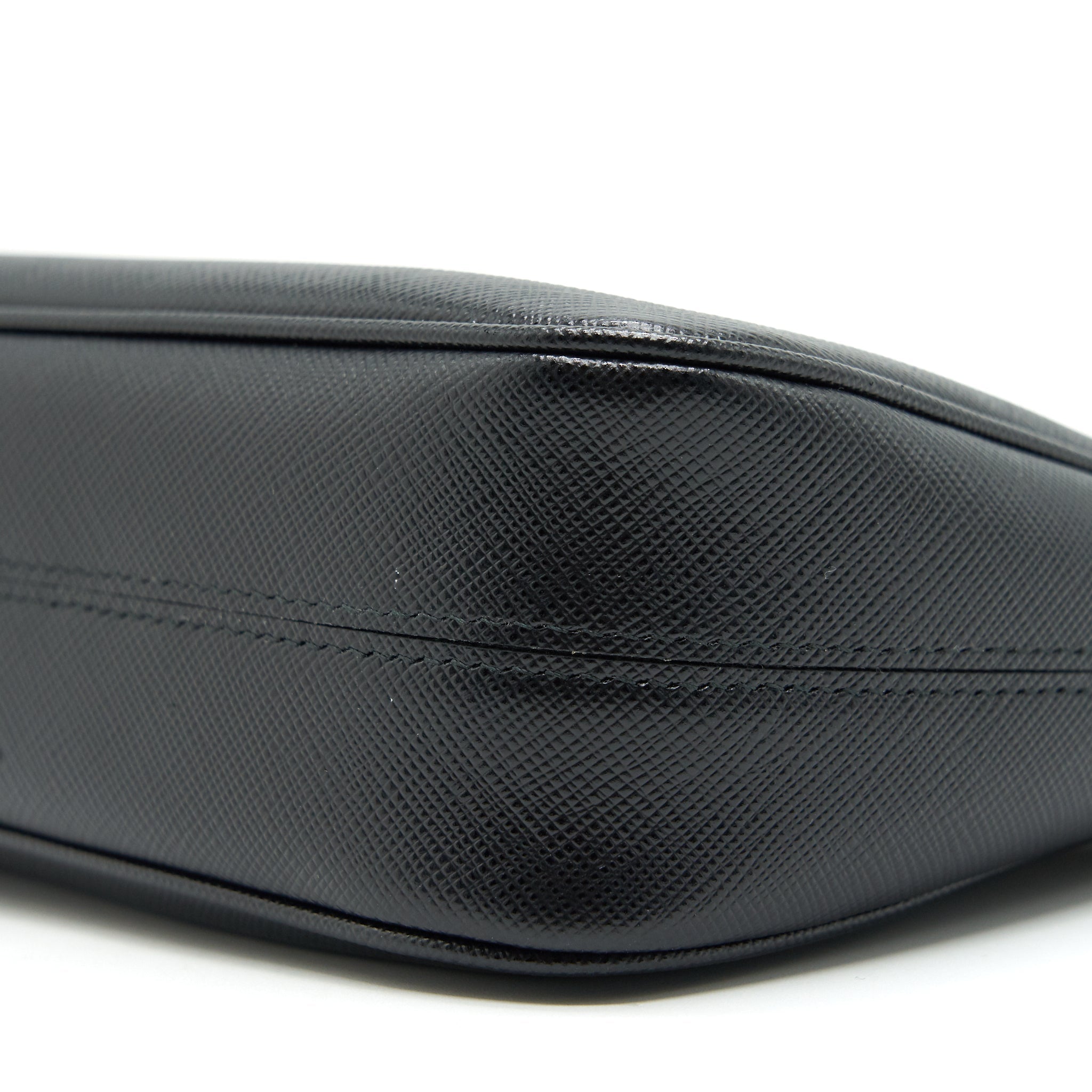 prada-re-edition-saffiano-leather-in-black