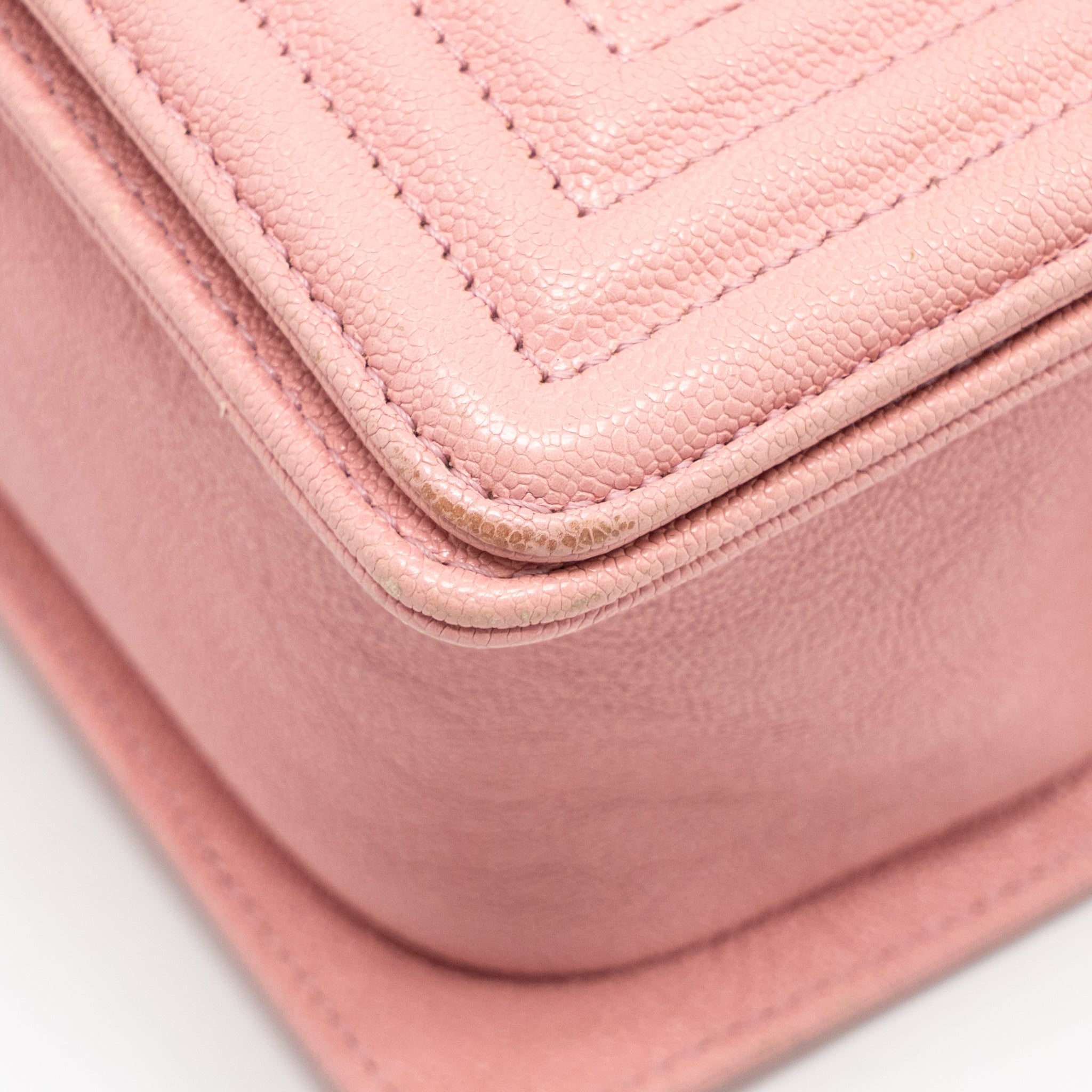 chanel-medium-boy-bag-grained-calfskin-pink-lghw-copy