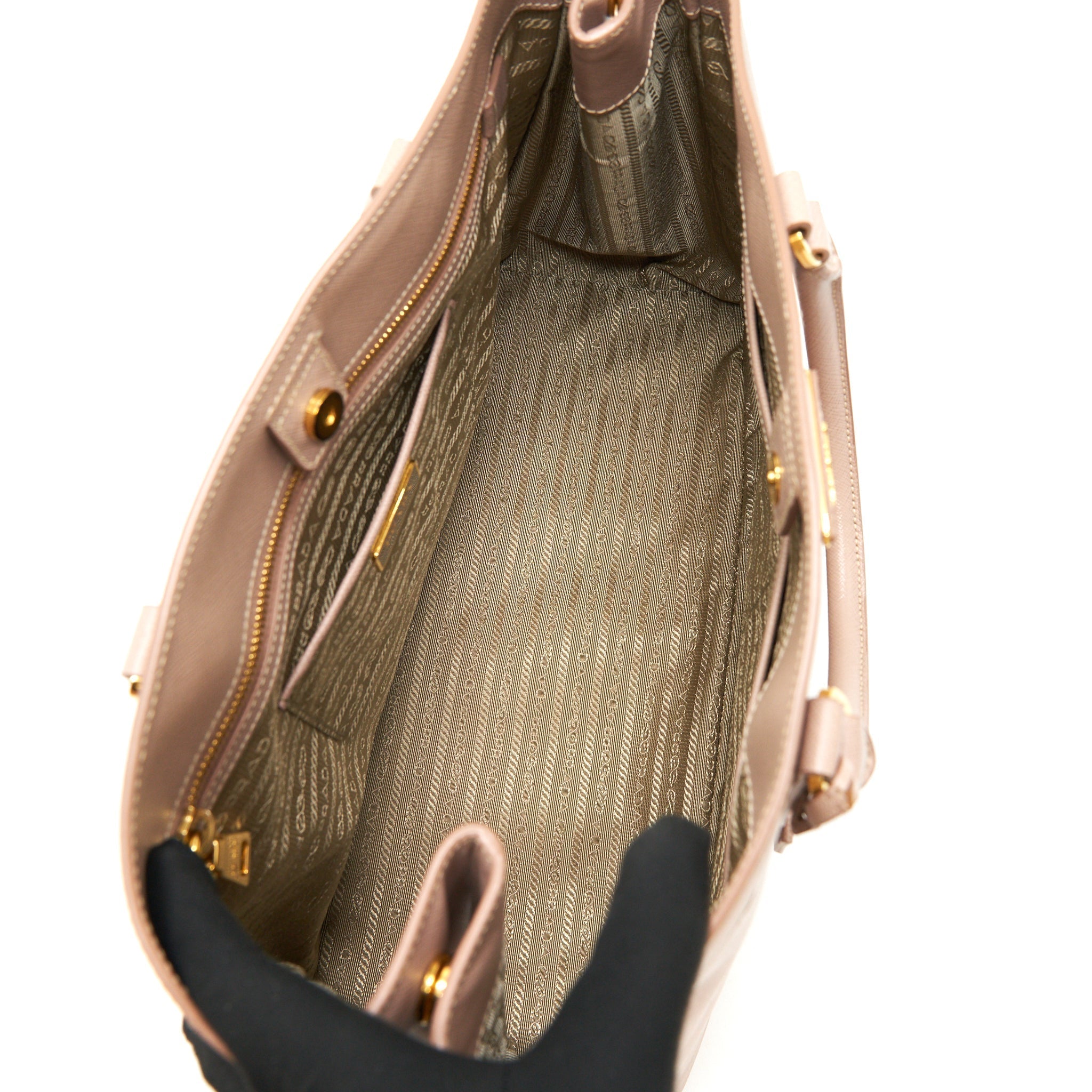prada-saffiano-beige-shoulder-bag