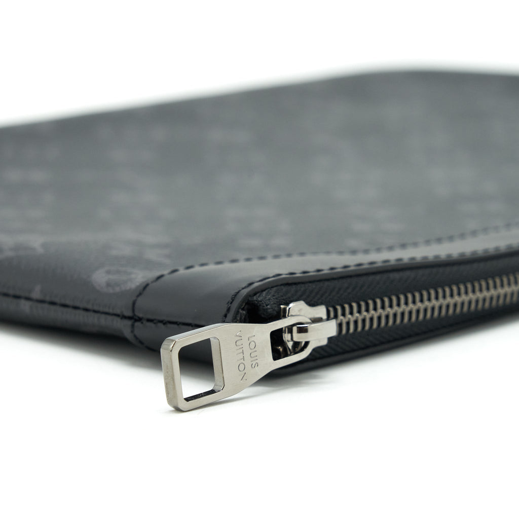 louis-vuitton-discovery-pouch-monogram-eclipse-coated-canvas-exterior