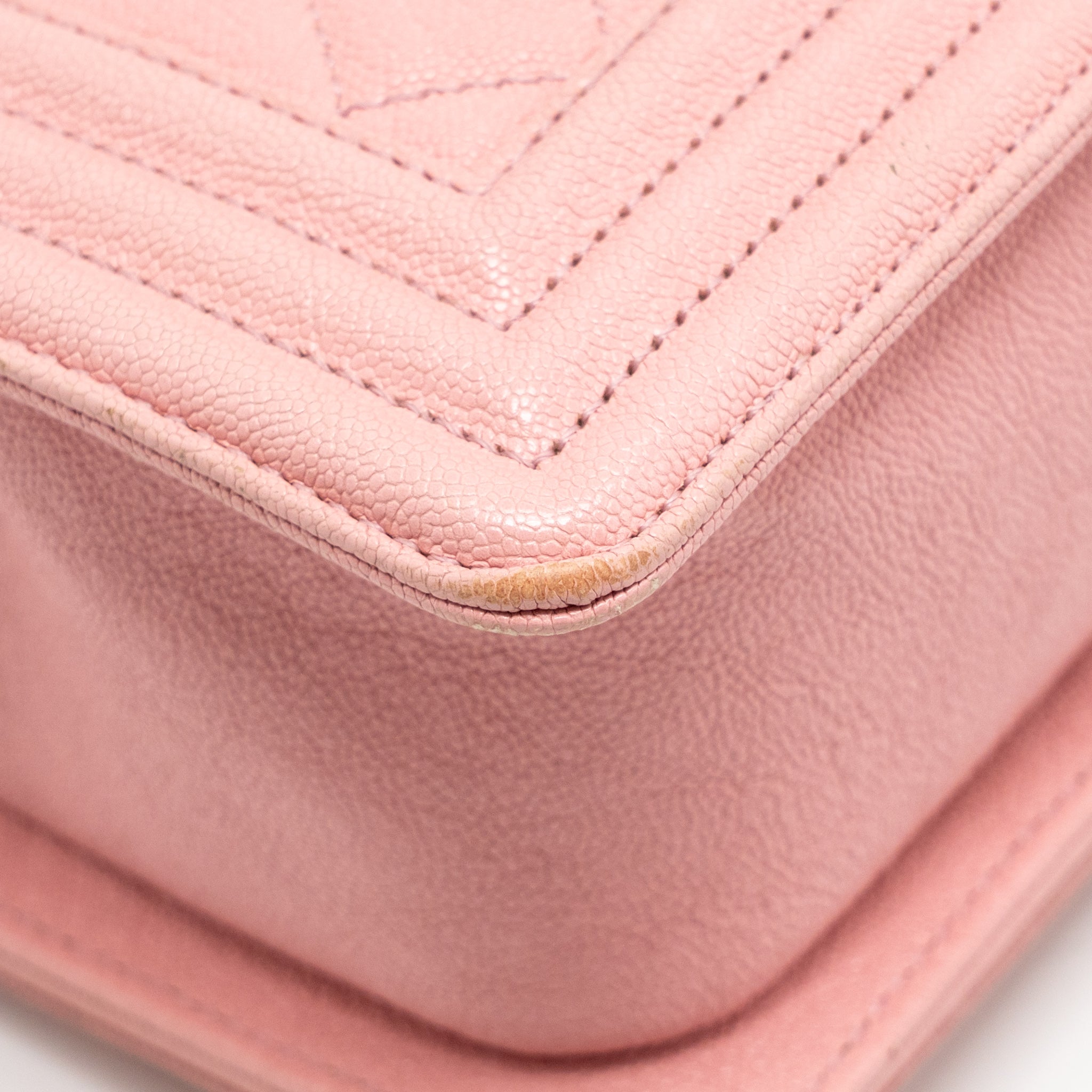 chanel-medium-boy-bag-grained-calfskin-pink-lghw-copy