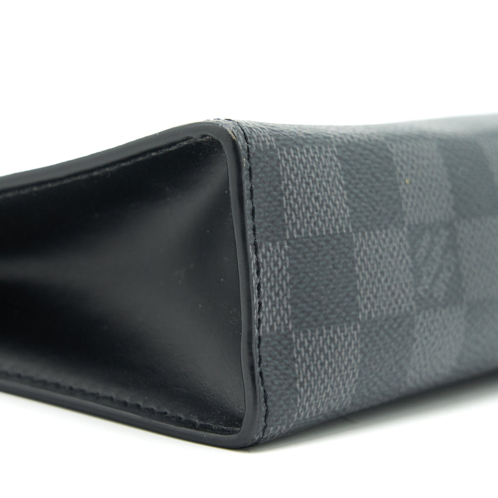 louis-vuitton-pochette-voyage-damier-in-black