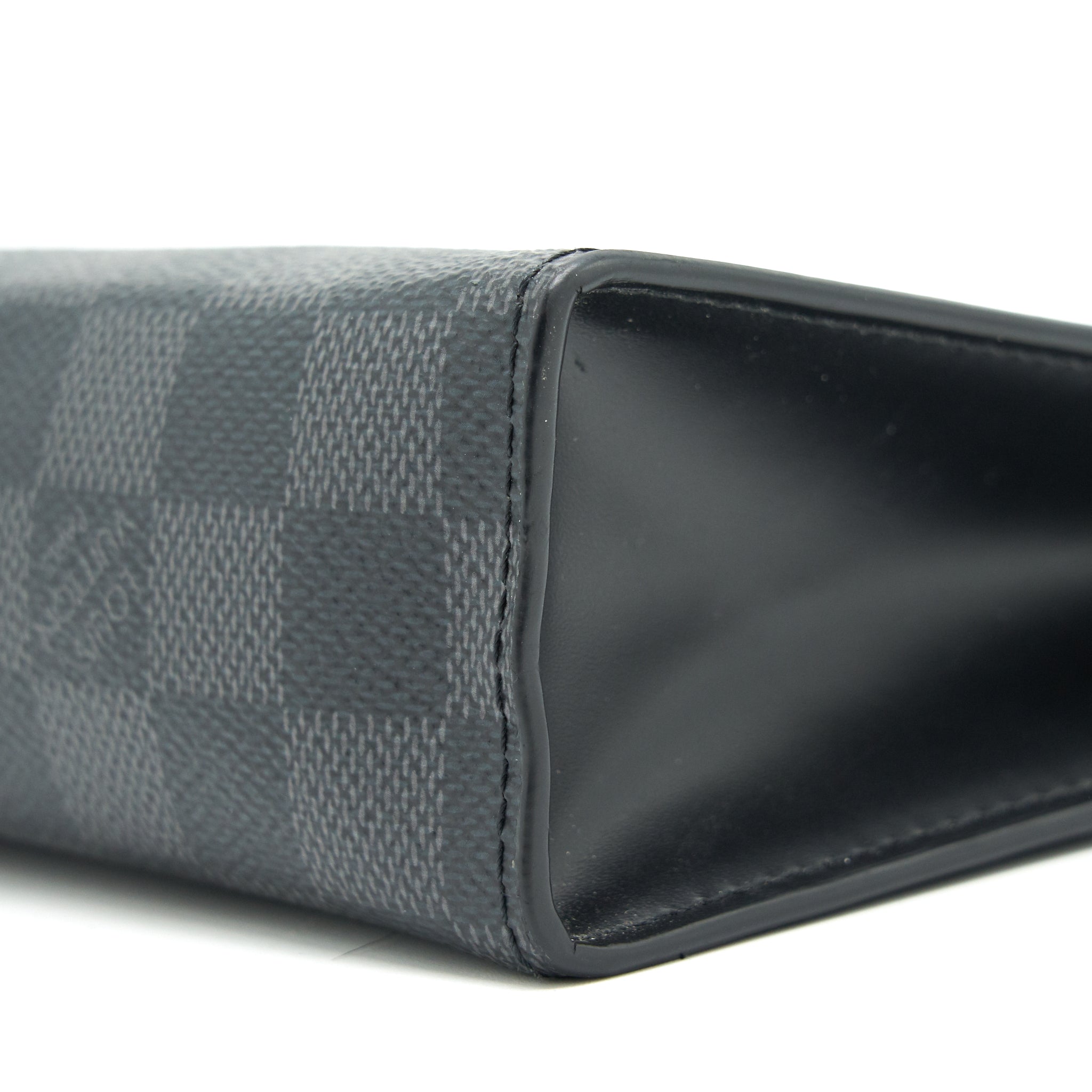 louis-vuitton-pochette-voyage-damier-in-black
