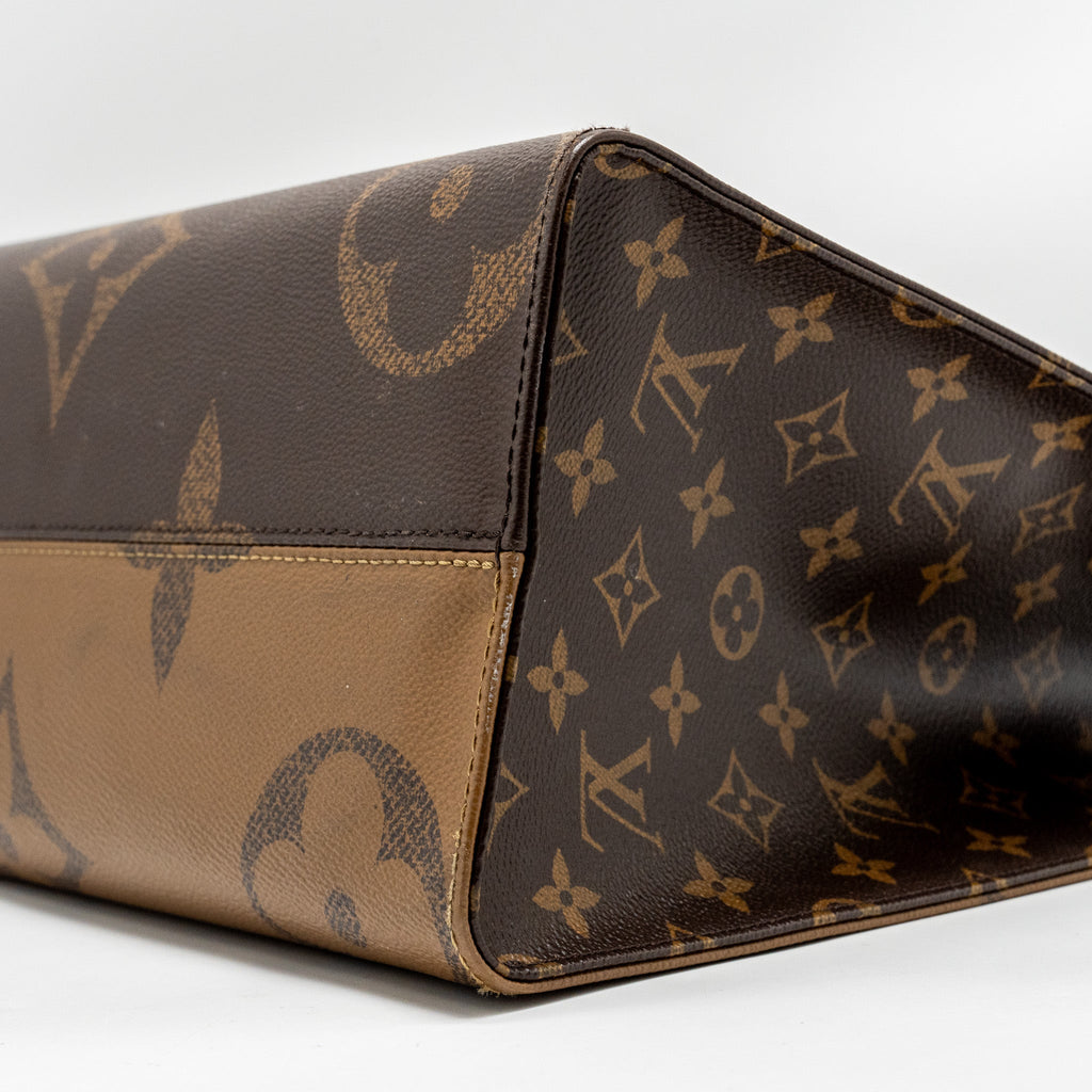louis-vuitton-onthego-mm-monogram-canvas-ghw-8