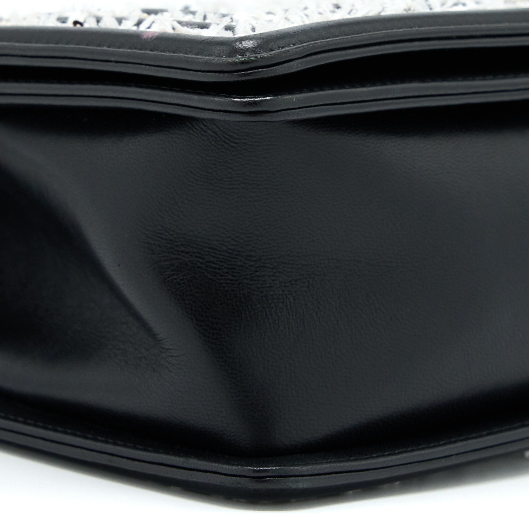 chanel-medium-boy-bag-limited-lambskin-black-white-shw