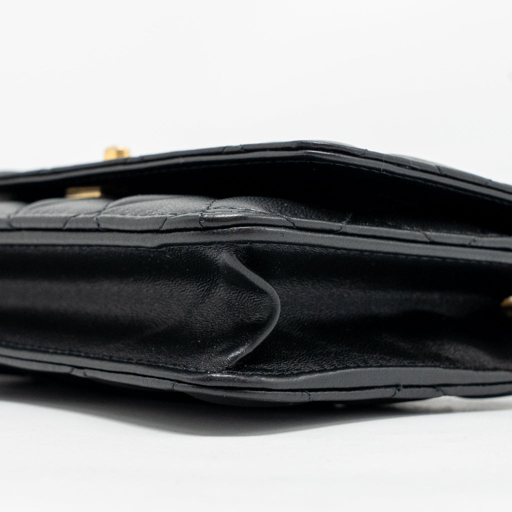 chanel-pearl-crush-wallet-on-chain-lambskin-black-ghwmicrochip-2