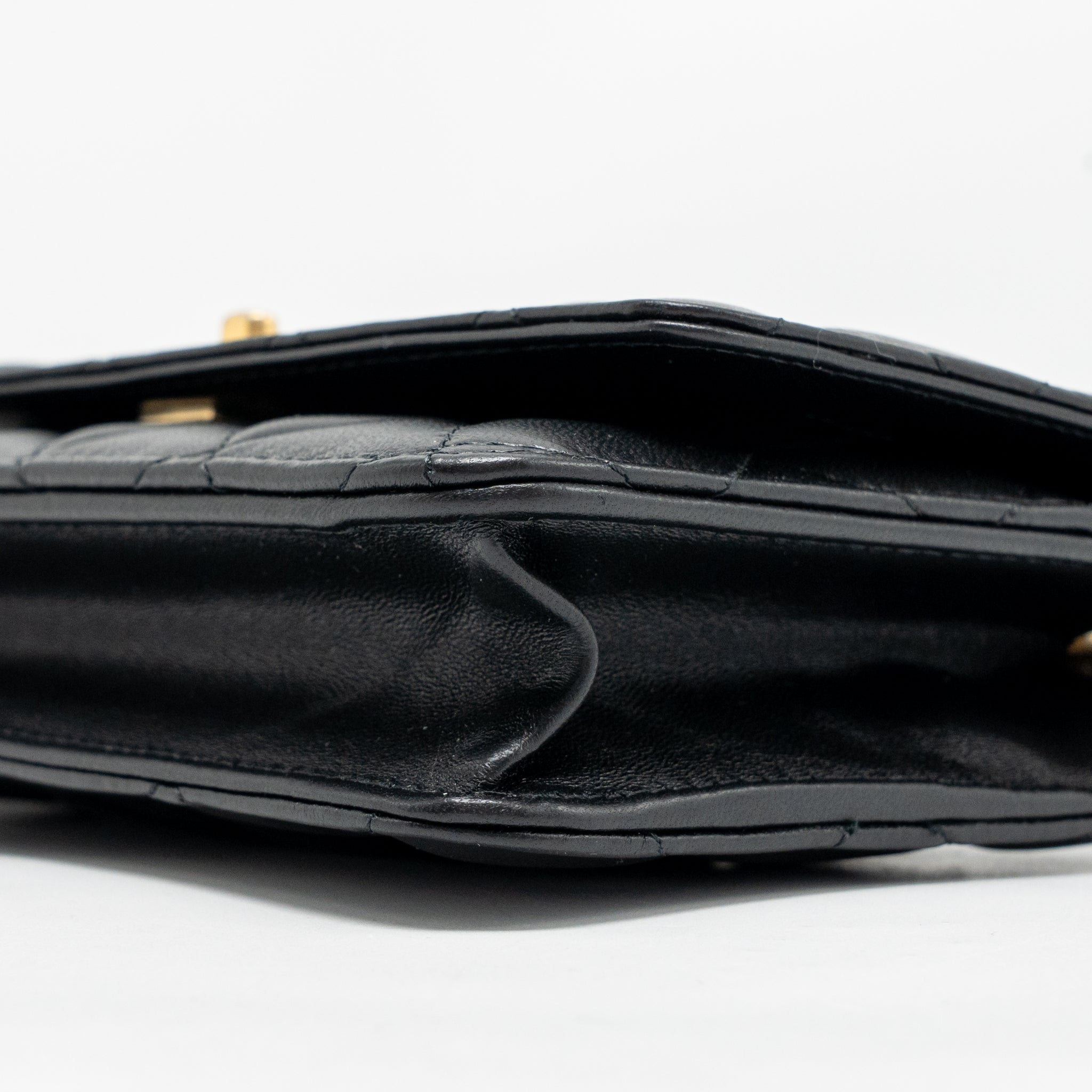 chanel-pearl-crush-wallet-on-chain-lambskin-black-ghwmicrochip-2