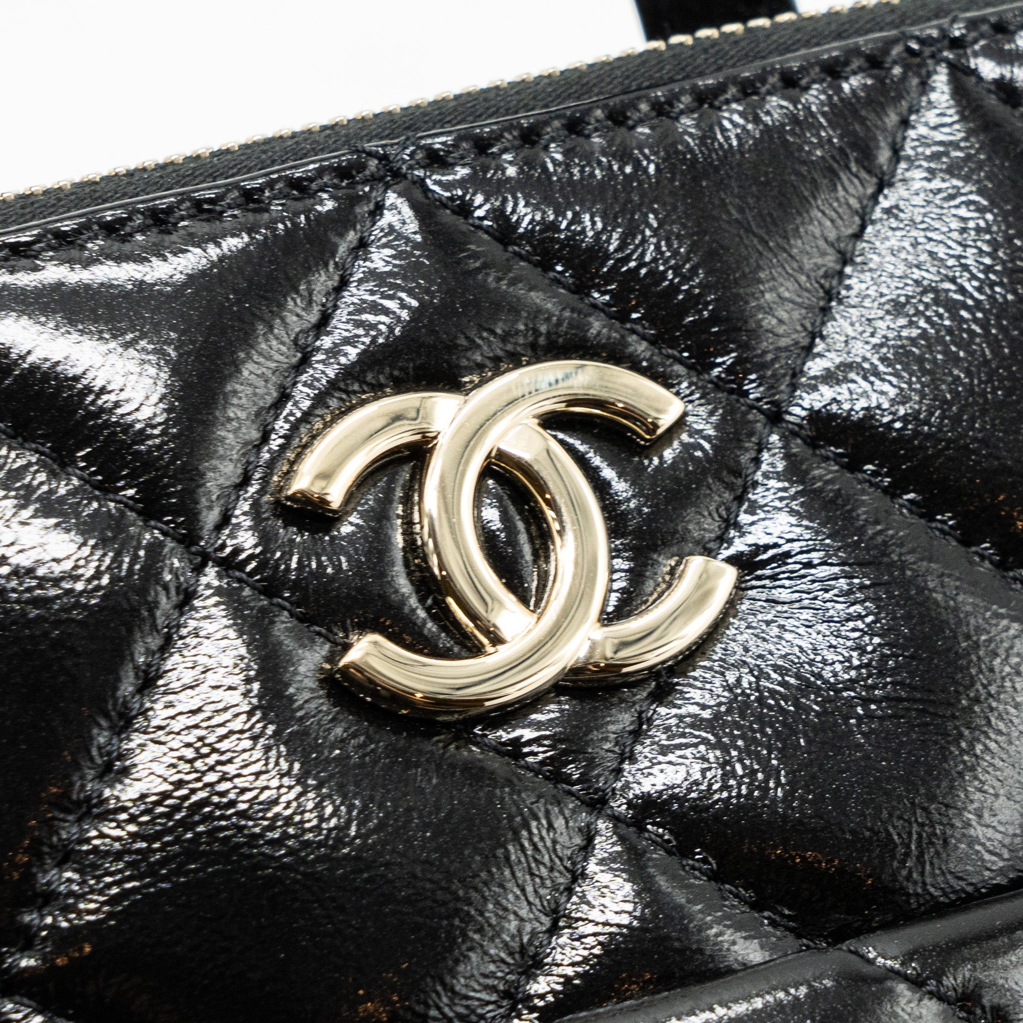 chanel-22a-backpack-patent-black-lghw-microchip