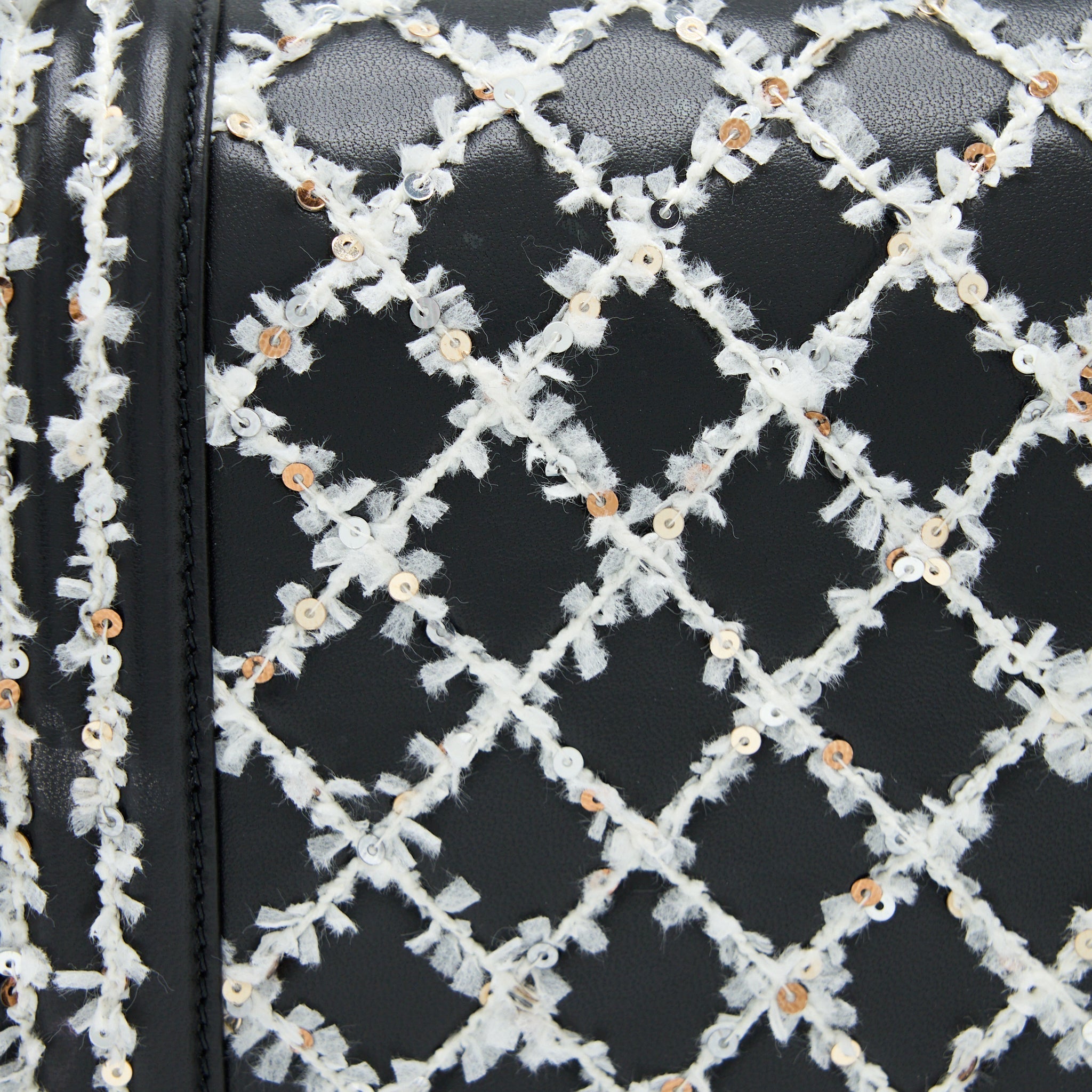 chanel-medium-boy-bag-limited-lambskin-black-white-shw