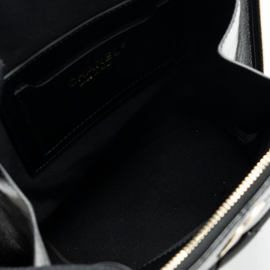 chanel-22a-backpack-patent-black-lghw-microchip