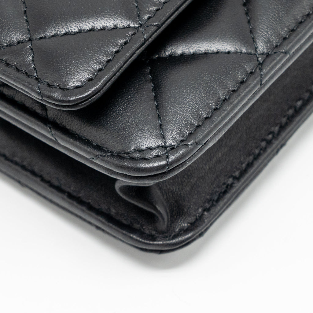 chanel-pearl-crush-wallet-on-chain-lambskin-black-ghwmicrochip-2