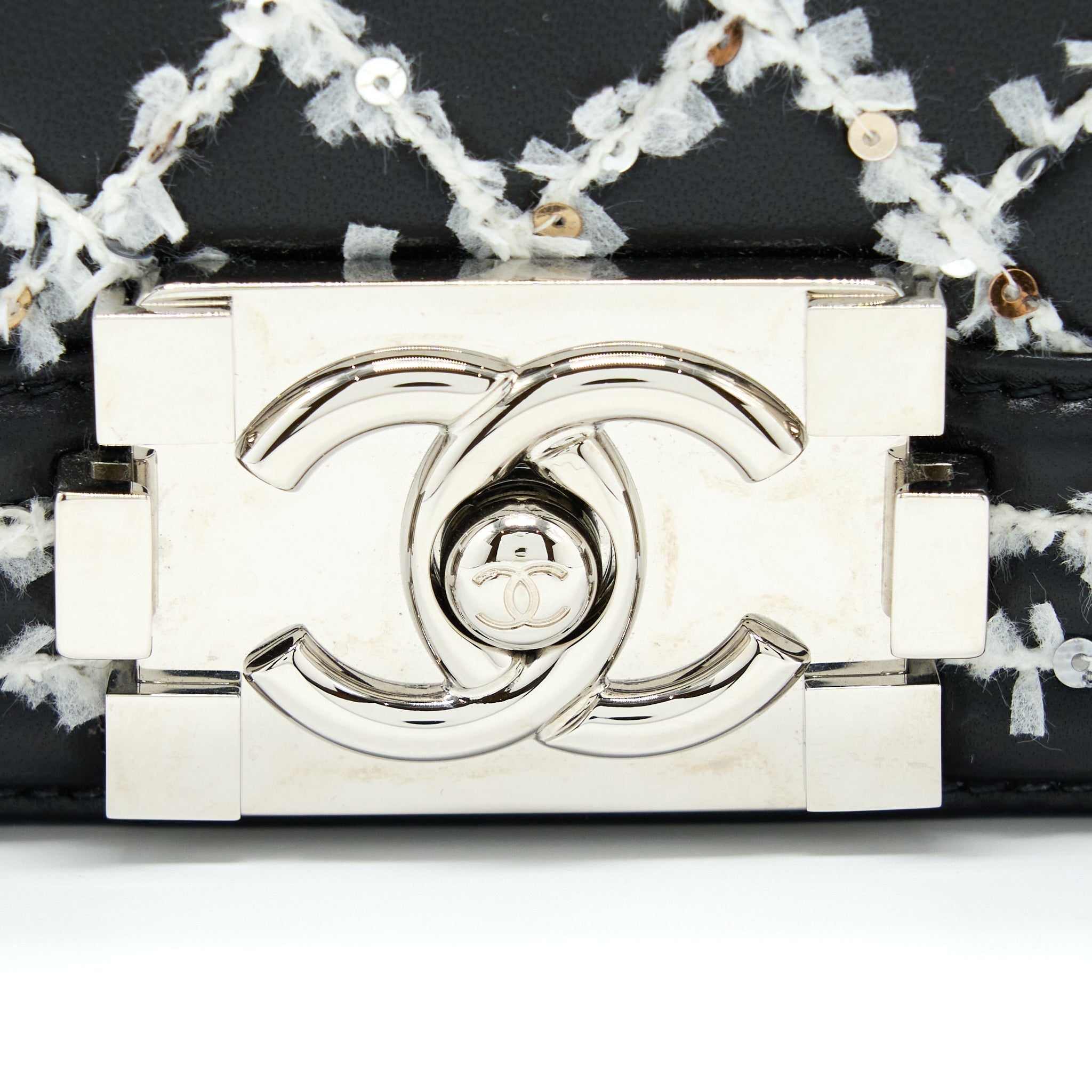 chanel-medium-boy-bag-limited-lambskin-black-white-shw