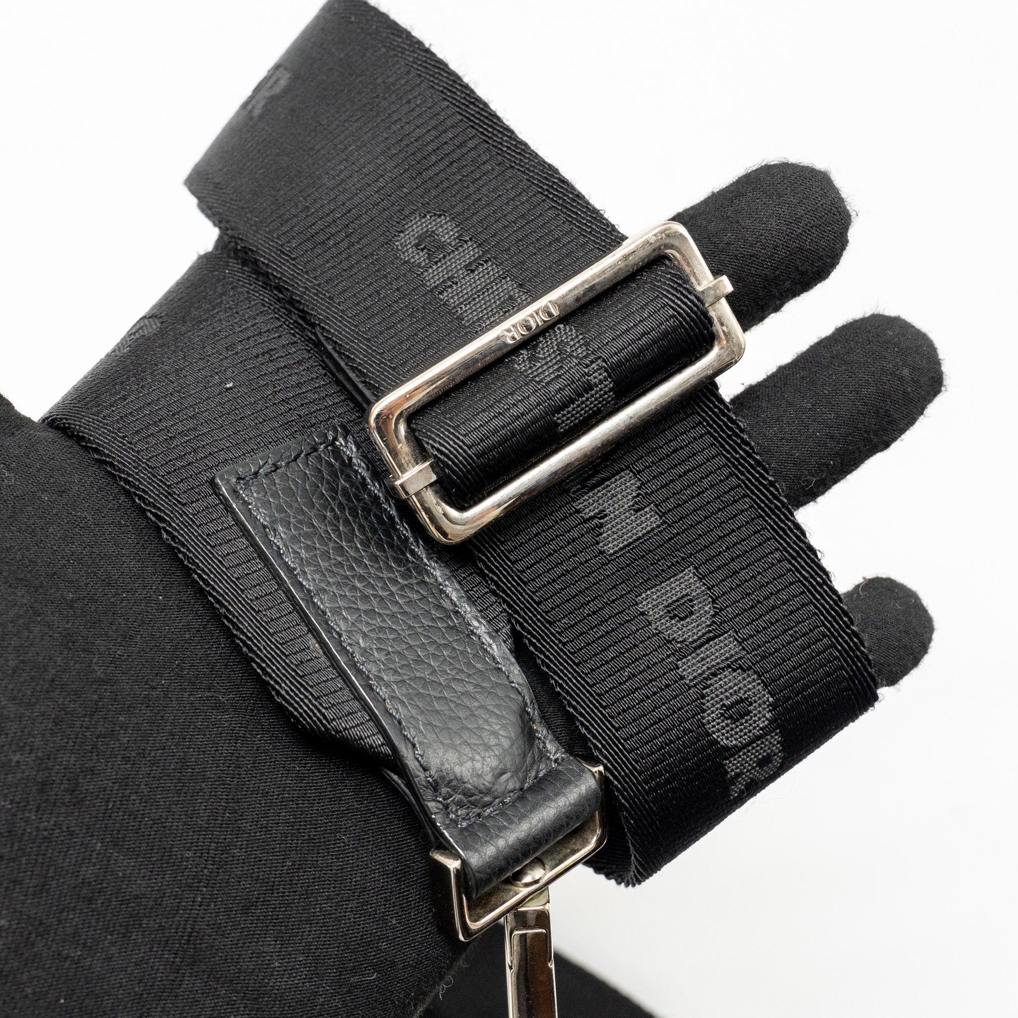 dior-roller-messenger-bag-oblique-jacquard-shw