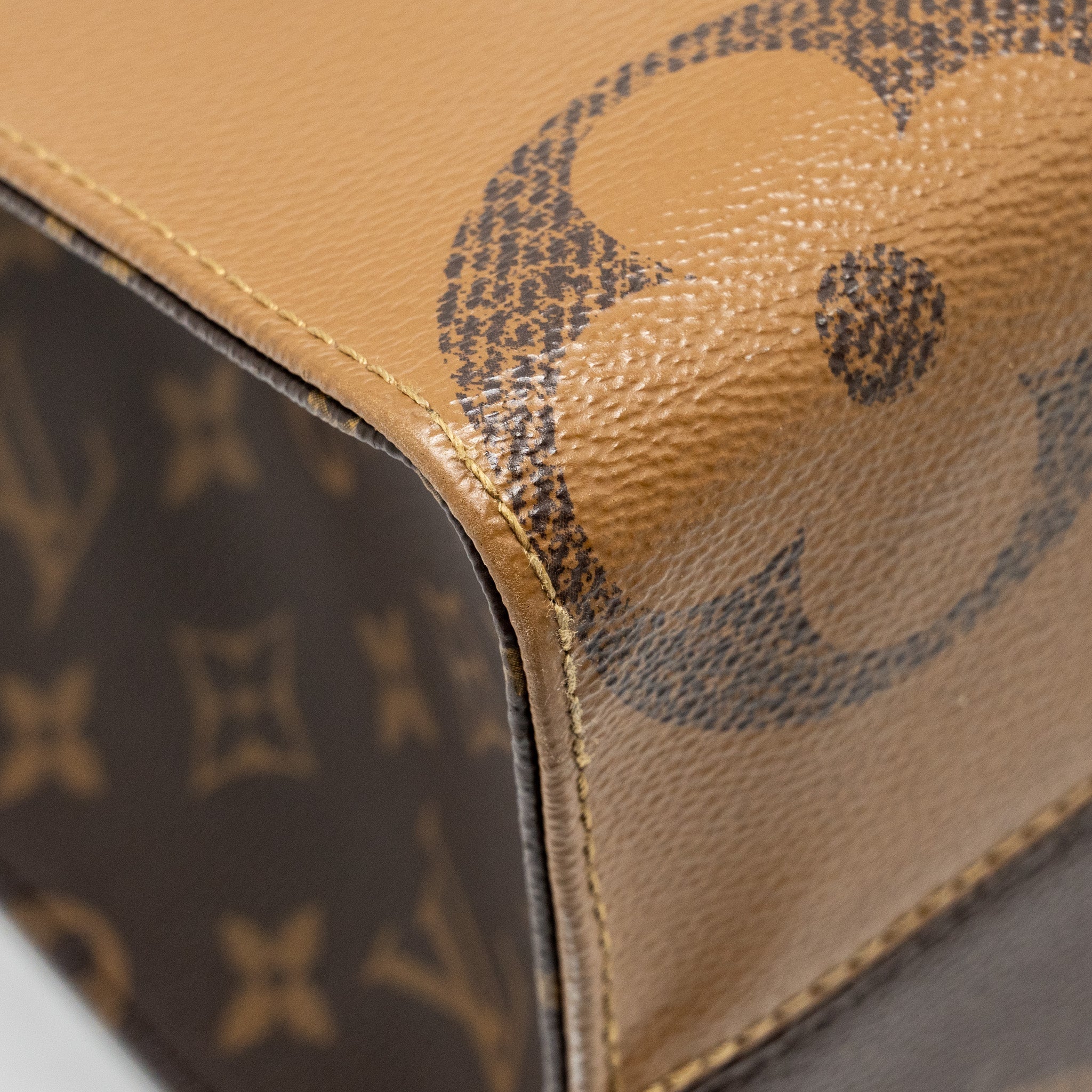 louis-vuitton-onthego-mm-monogram-canvas-ghw-8