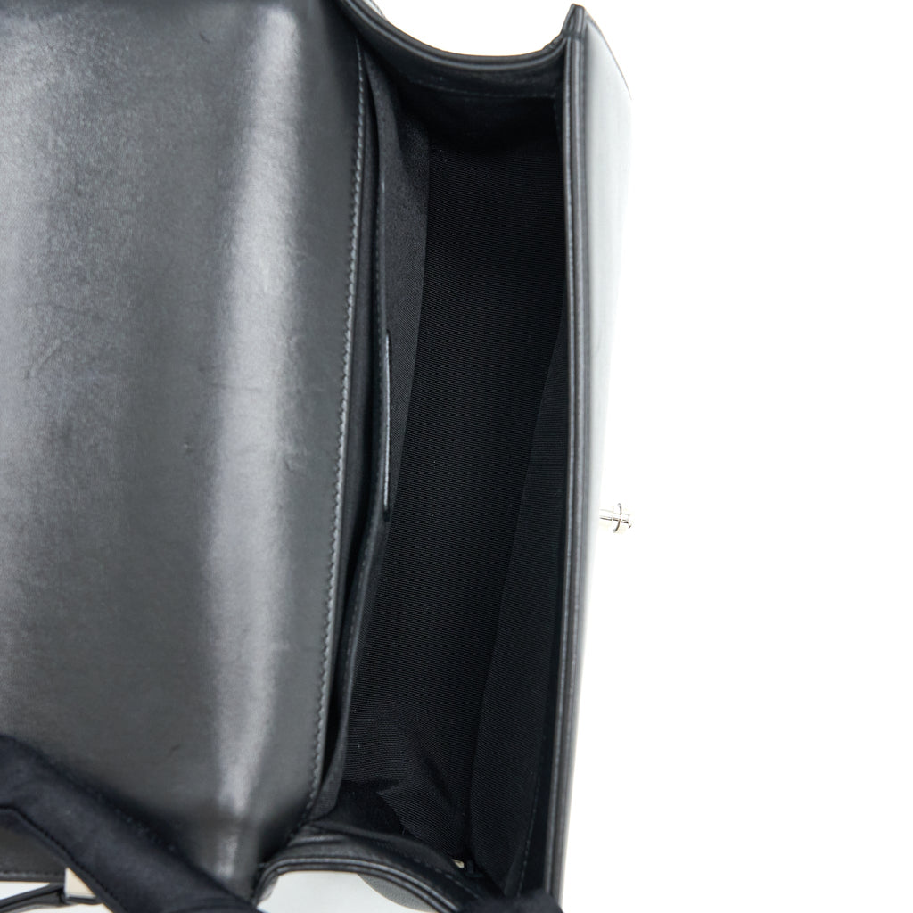 chanel-medium-boy-bag-limited-lambskin-black-white-shw