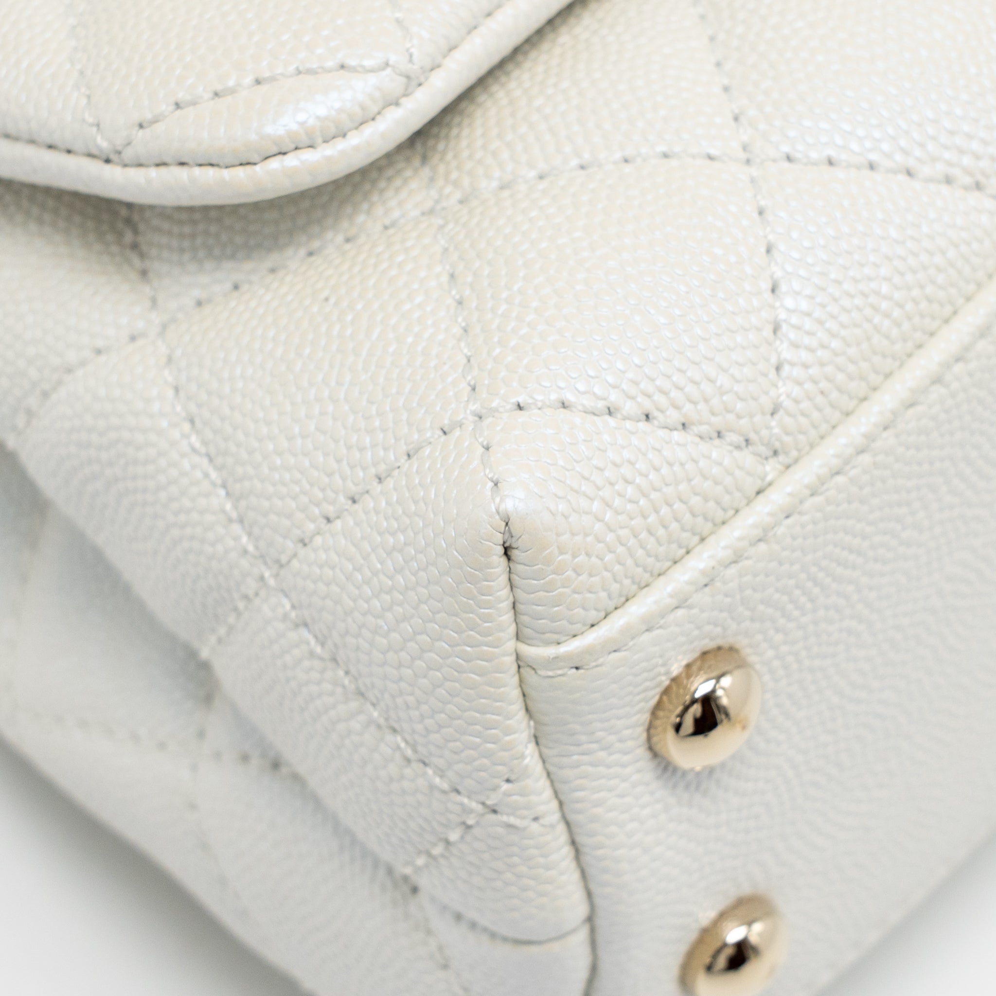 chanel-mini-coco-handle-caviar-iridescent-white-lghw-1