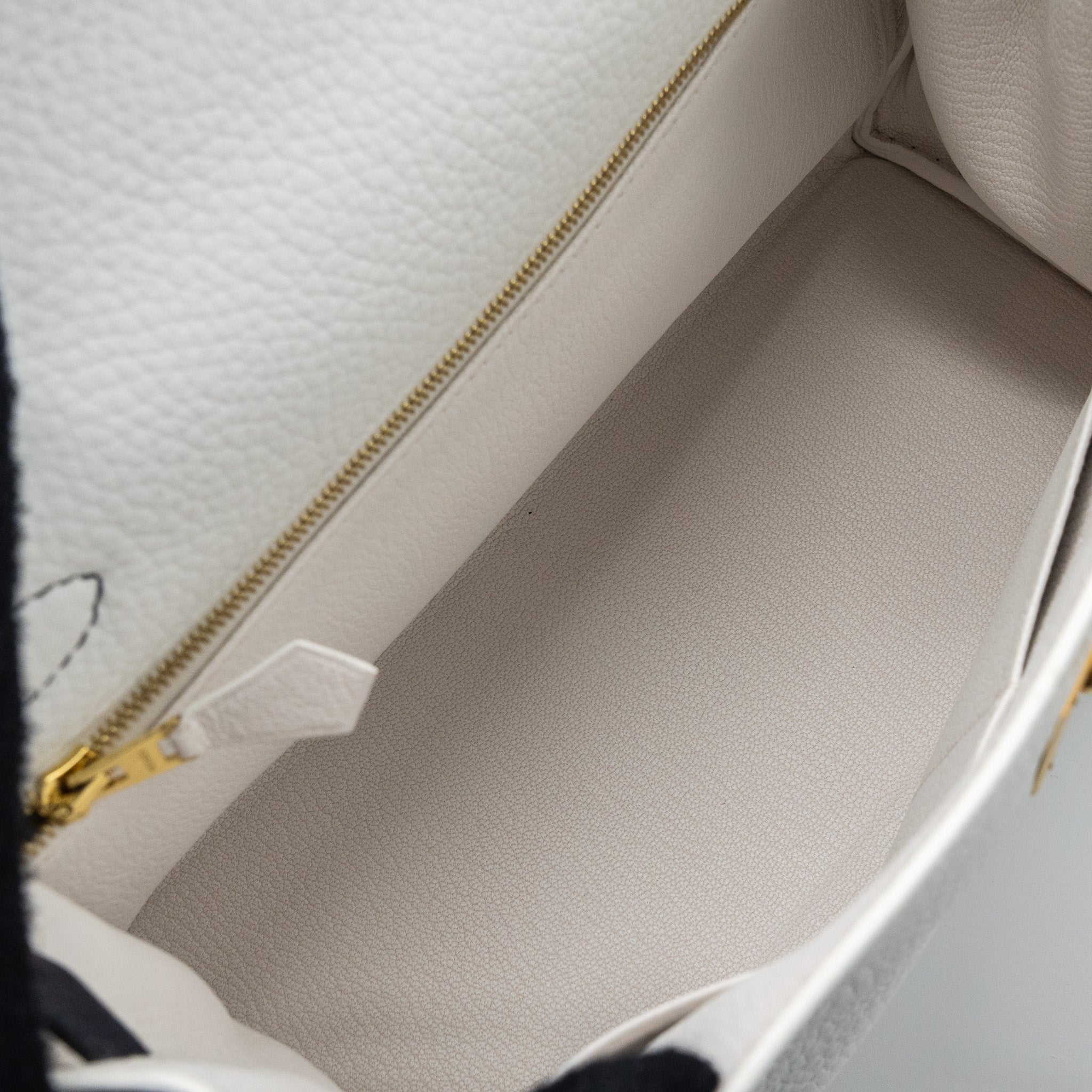 hermes-kelly-28-special-order-clemence-leather-blanc-black-brushed-ghw