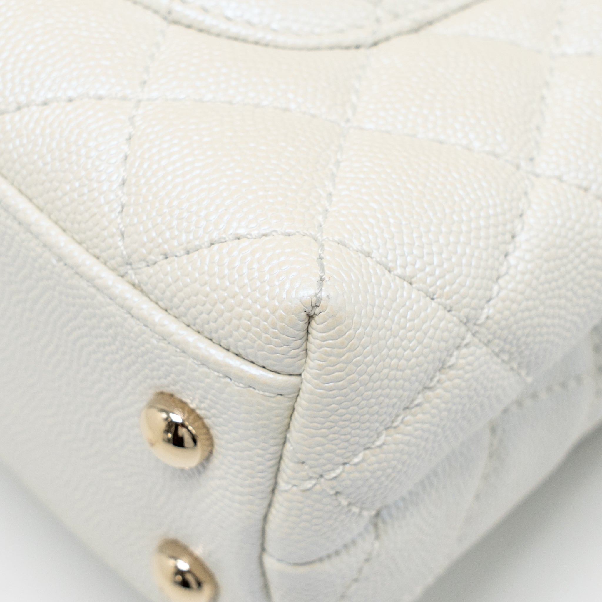 chanel-mini-coco-handle-caviar-iridescent-white-lghw-1