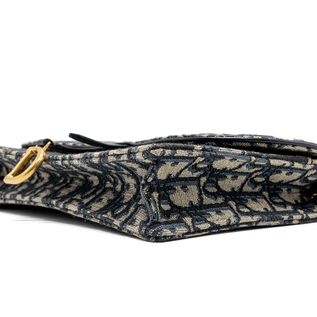 dior-saddle-flap-bag-blue-dior-oblique-embroidery-ghw