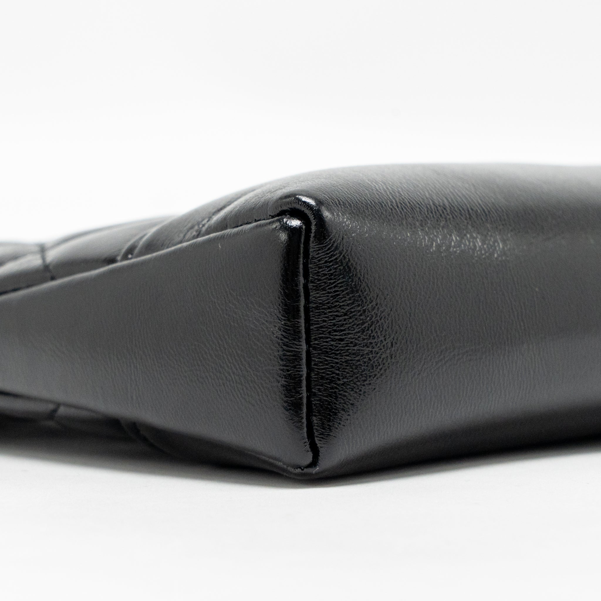 chanel-mini-31-clutch-with-chain-shiny-lambskin-black-lghwmicrochip-1