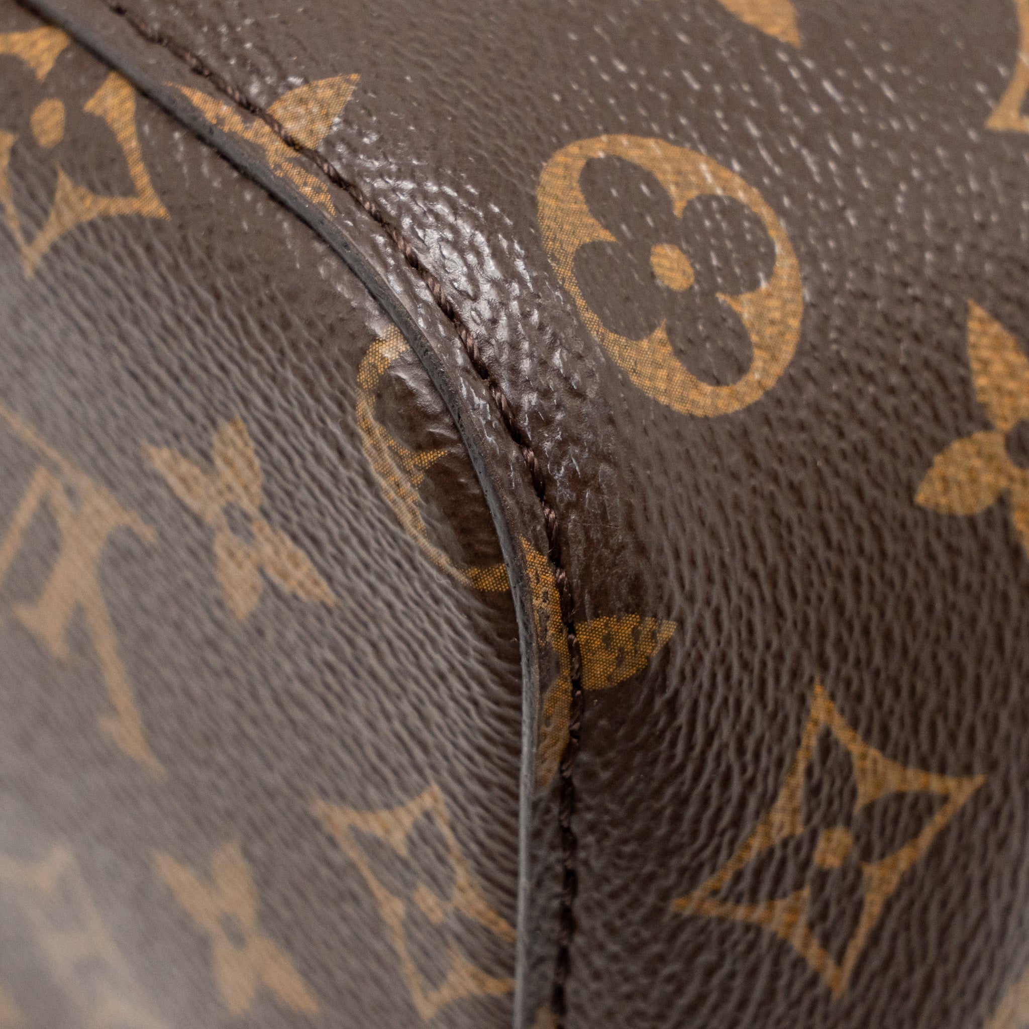 louis-vuitton-neo-noe-monogram-canvas-red-ghw