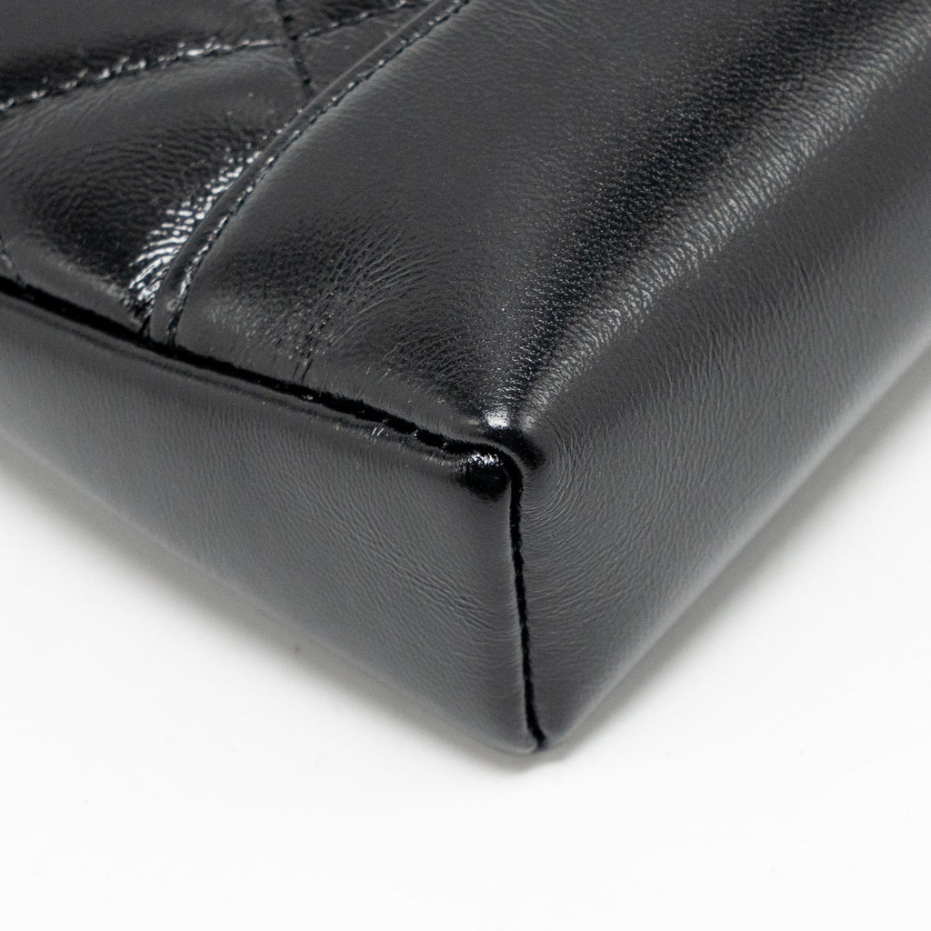 chanel-mini-31-clutch-with-chain-shiny-lambskin-black-lghwmicrochip-1