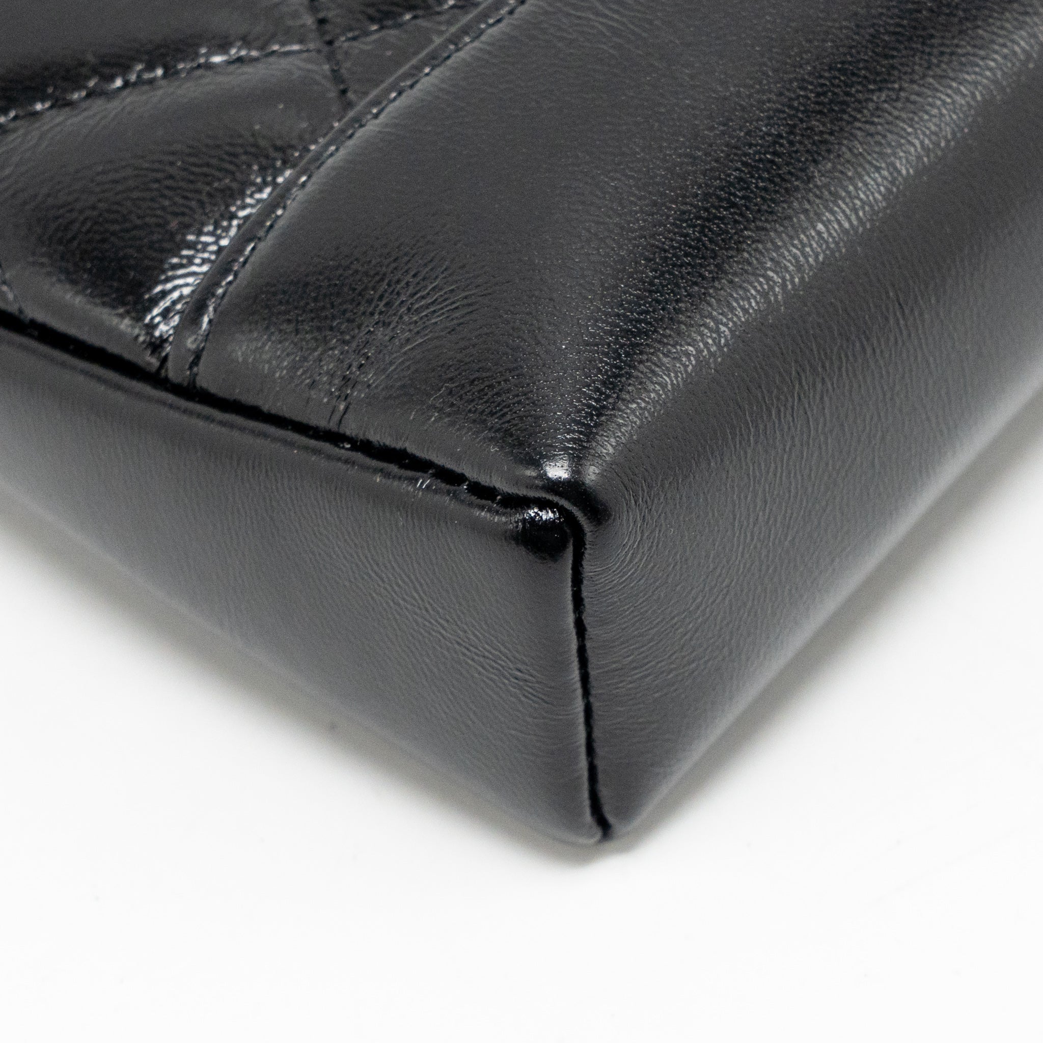 chanel-mini-31-clutch-with-chain-shiny-lambskin-black-lghwmicrochip-1