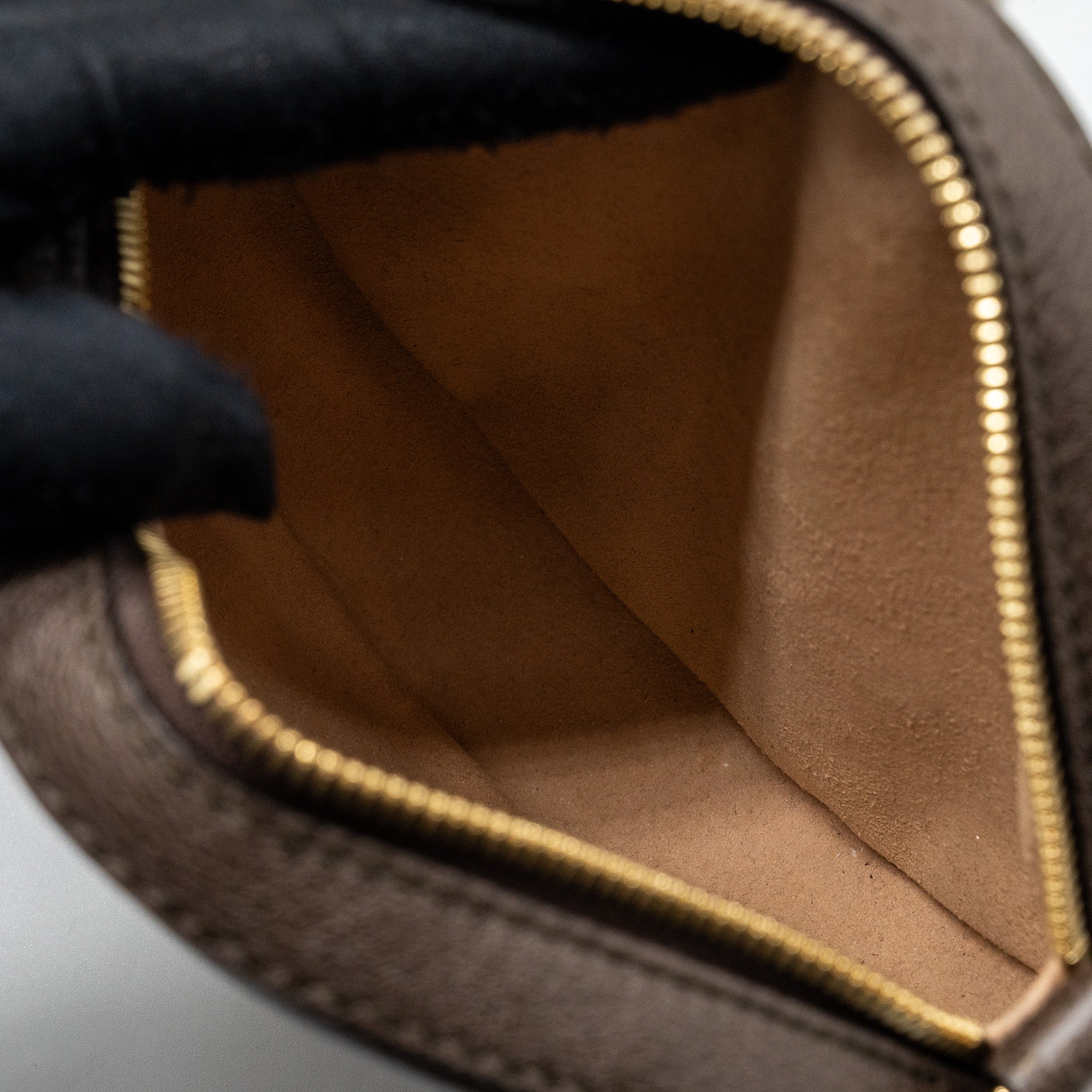 gucci-mini-ophidia-gg-round-shoulder-bag-gg-supreme-canvas-ghw