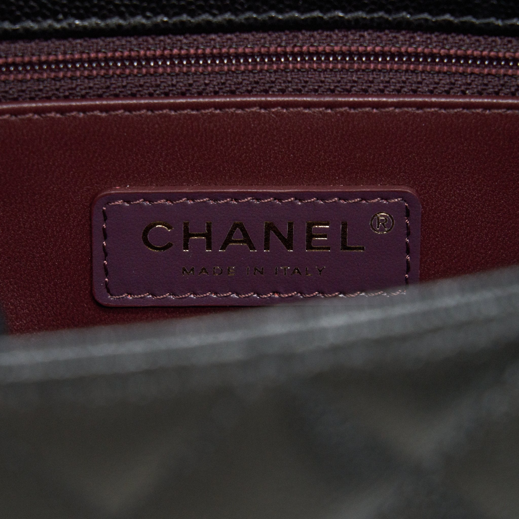 chanel-21k-small-coco-handle-24cm-caviar-black-lghw-1