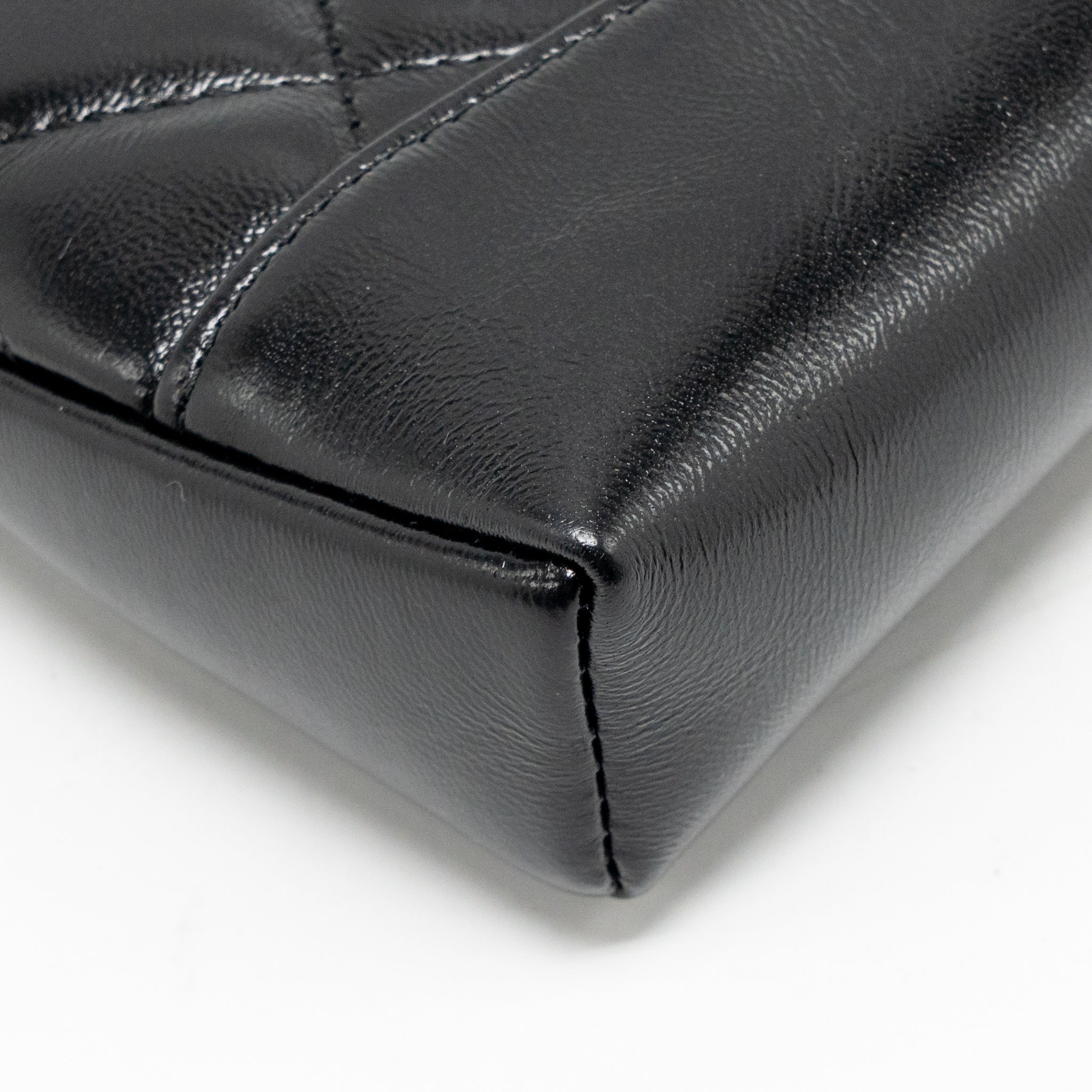 chanel-mini-31-clutch-with-chain-shiny-lambskin-black-lghwmicrochip-1