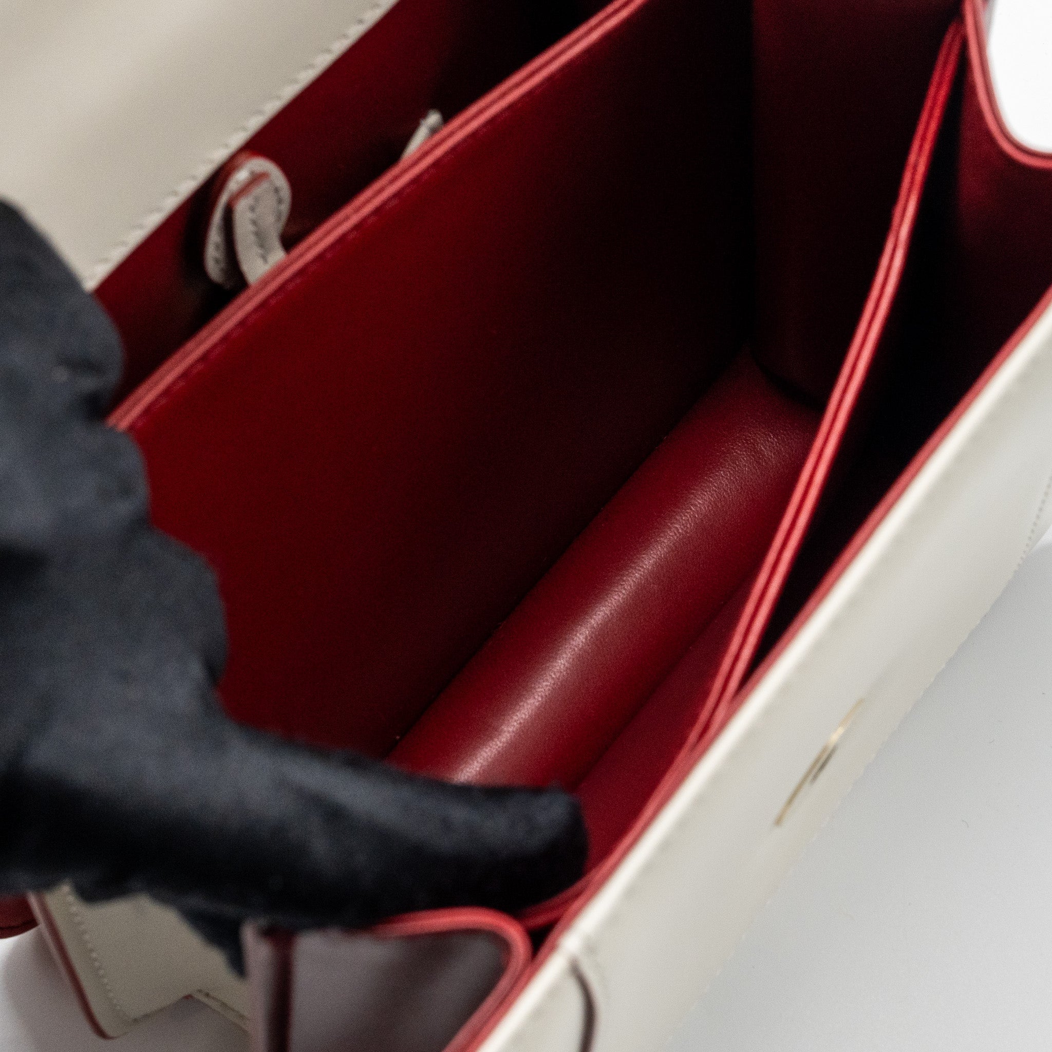 bvlgari-top-handle-serpenti-bag-calfskin-white-red-lghw