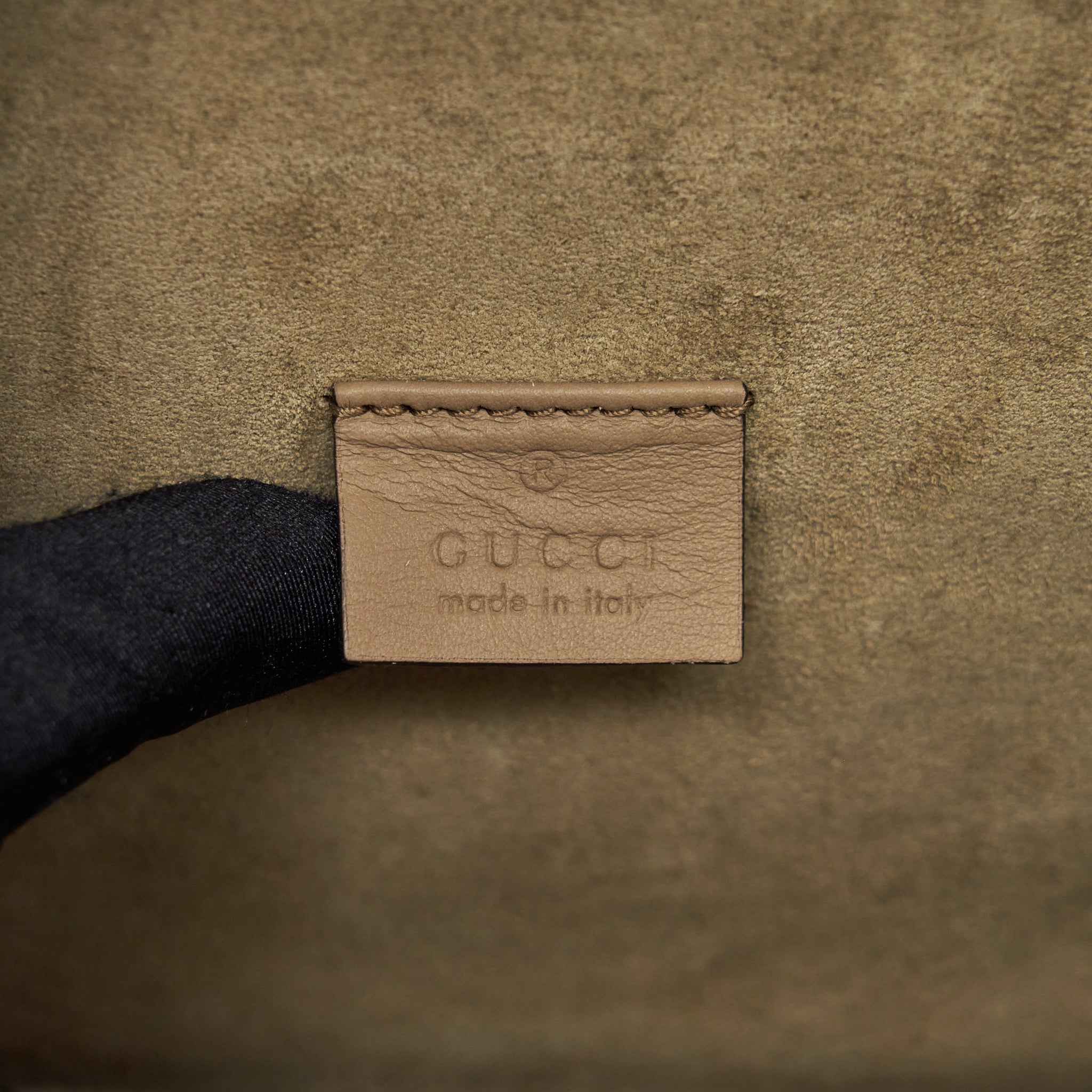 gucci-dionysus-gg-small-shoulder-bag-beige