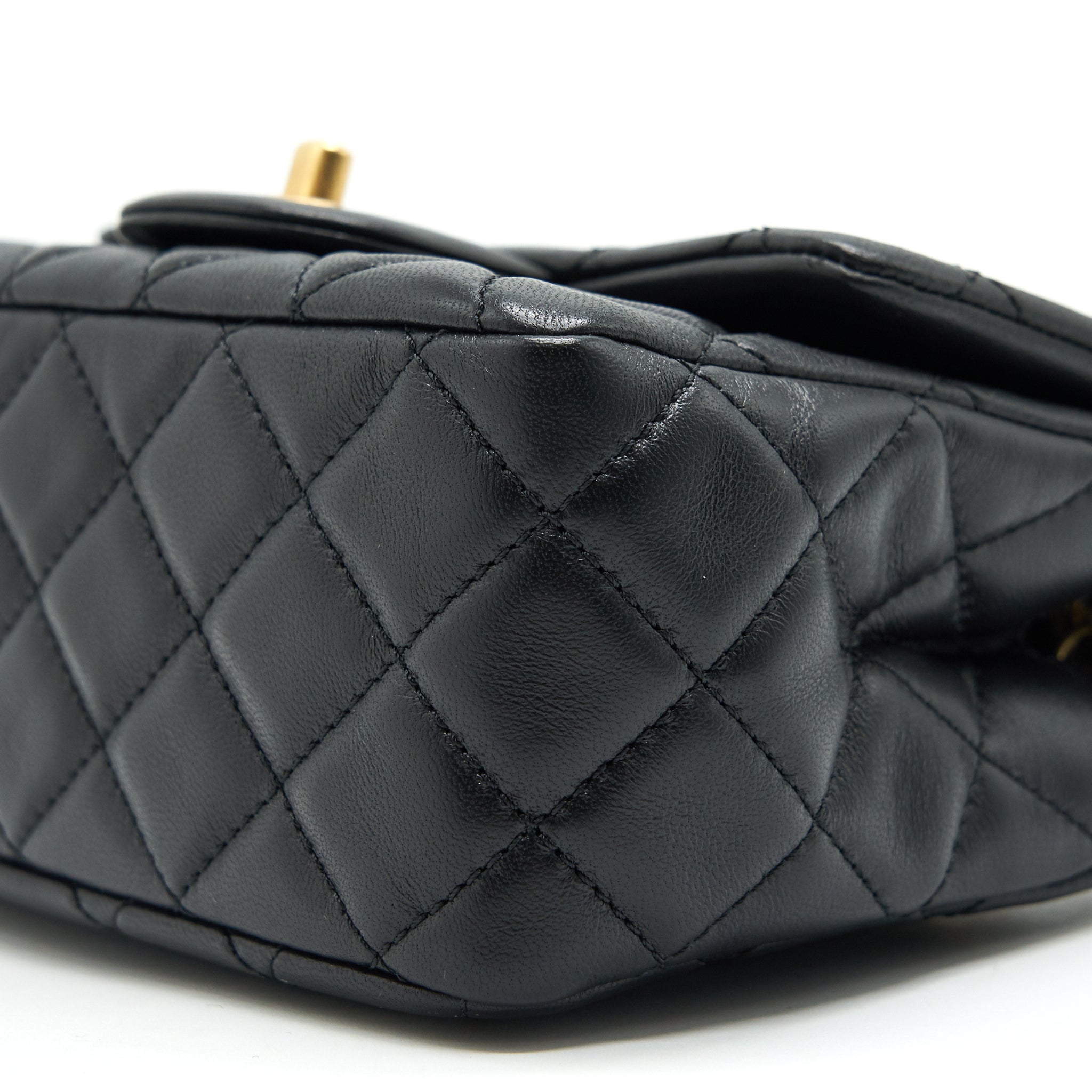 chanel-21b-pearl-crush-mini-square-flap-bag-black-ghw-microchipnew-version-with-microchip-1