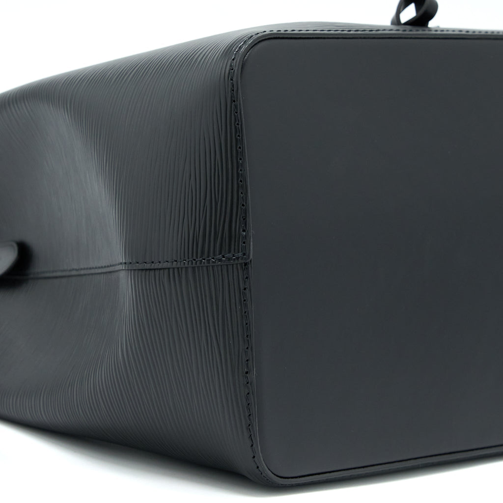 louis-vuitton-neonoe-epi-black-shw-1