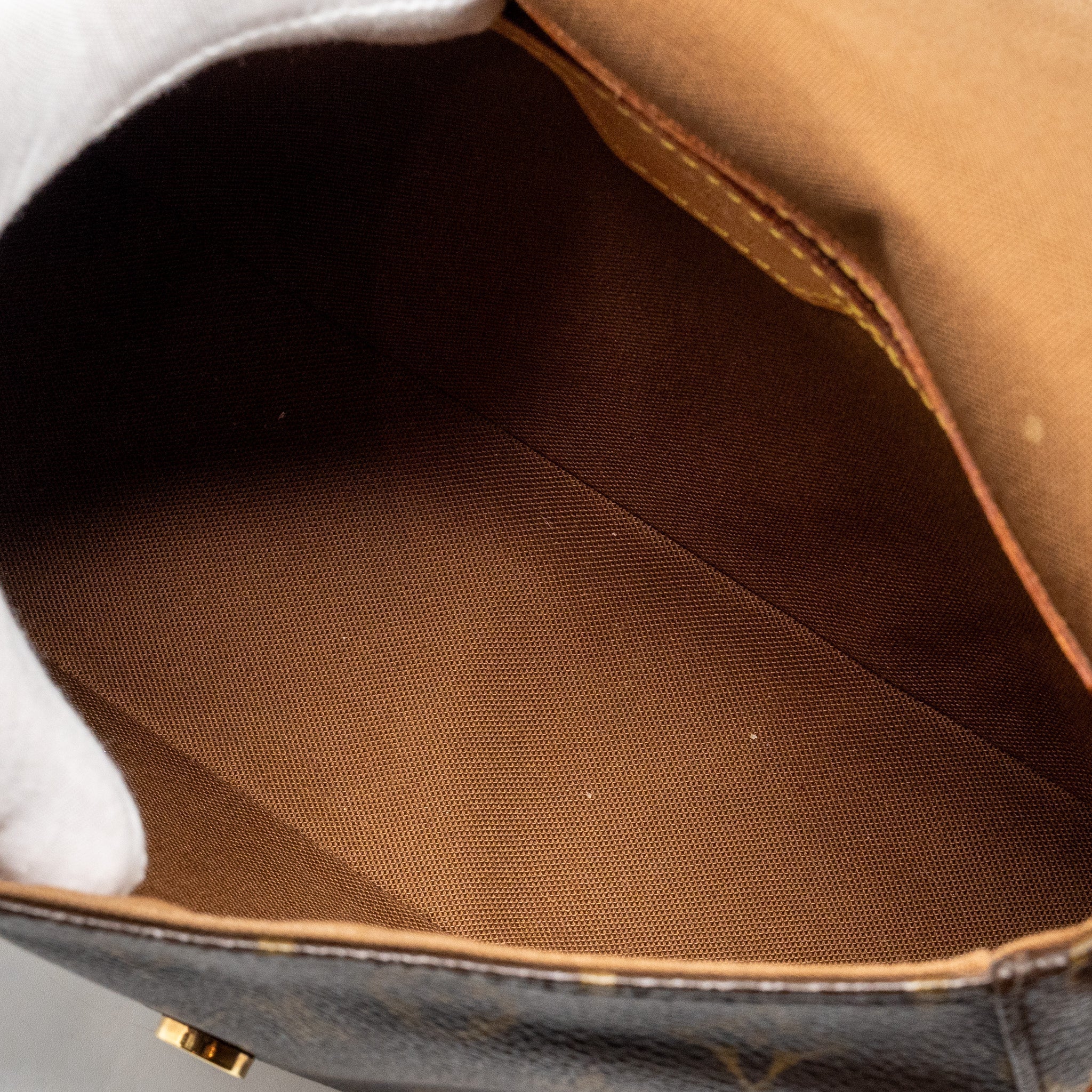 louis-vuitton-vintage-mini-looping-shoulder-bag-monogram-canvas-ghw