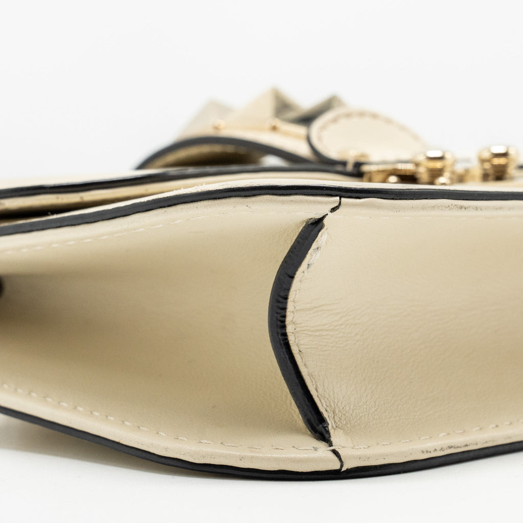 valentino-garavani-rockstud-glam-lock-chain-bag-leather-white-lghw-1