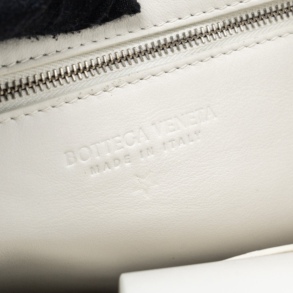 bottega-veneta-large-arco-tote-bag-calfskin-white-shw